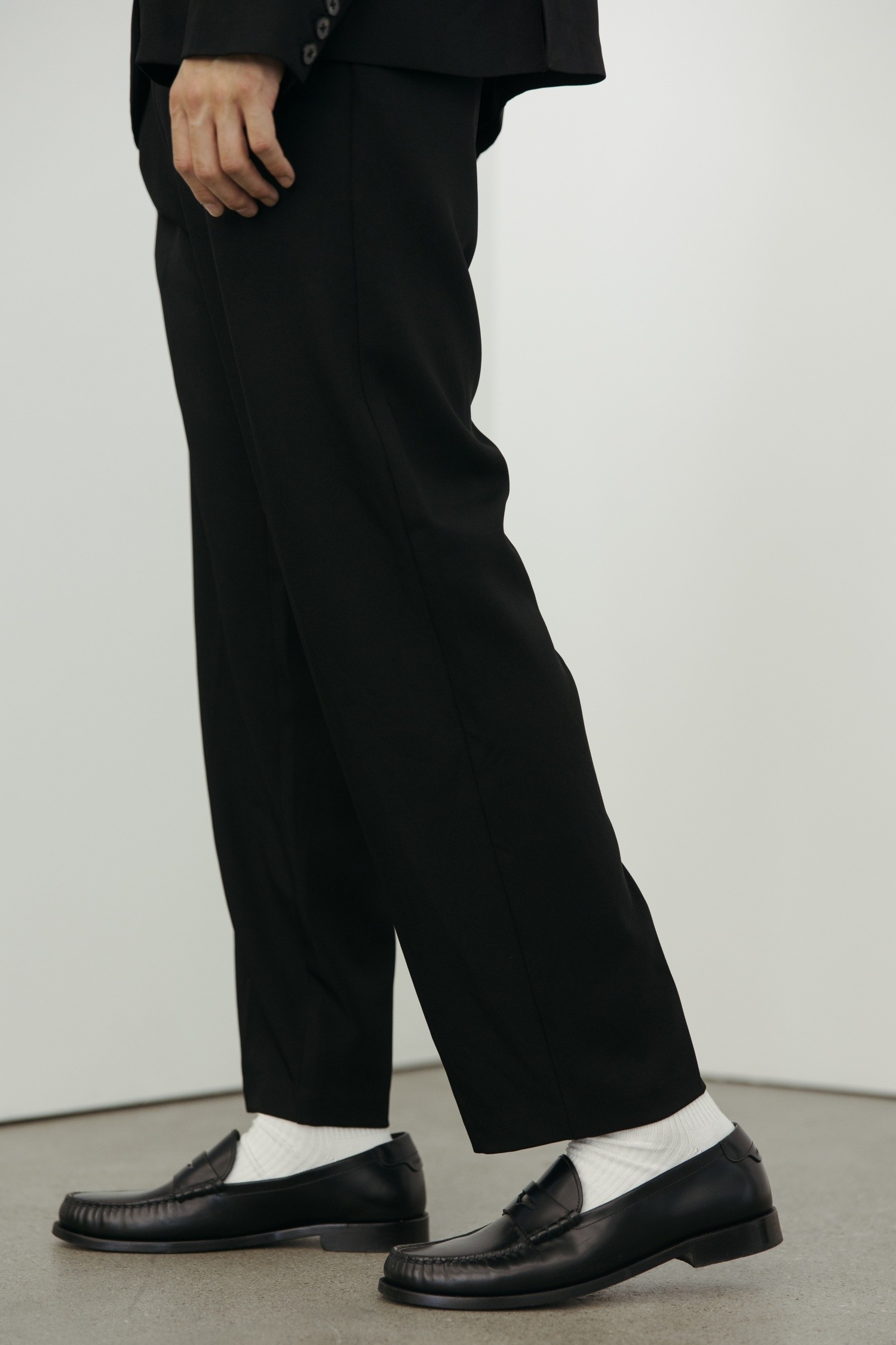PA136-BLACK