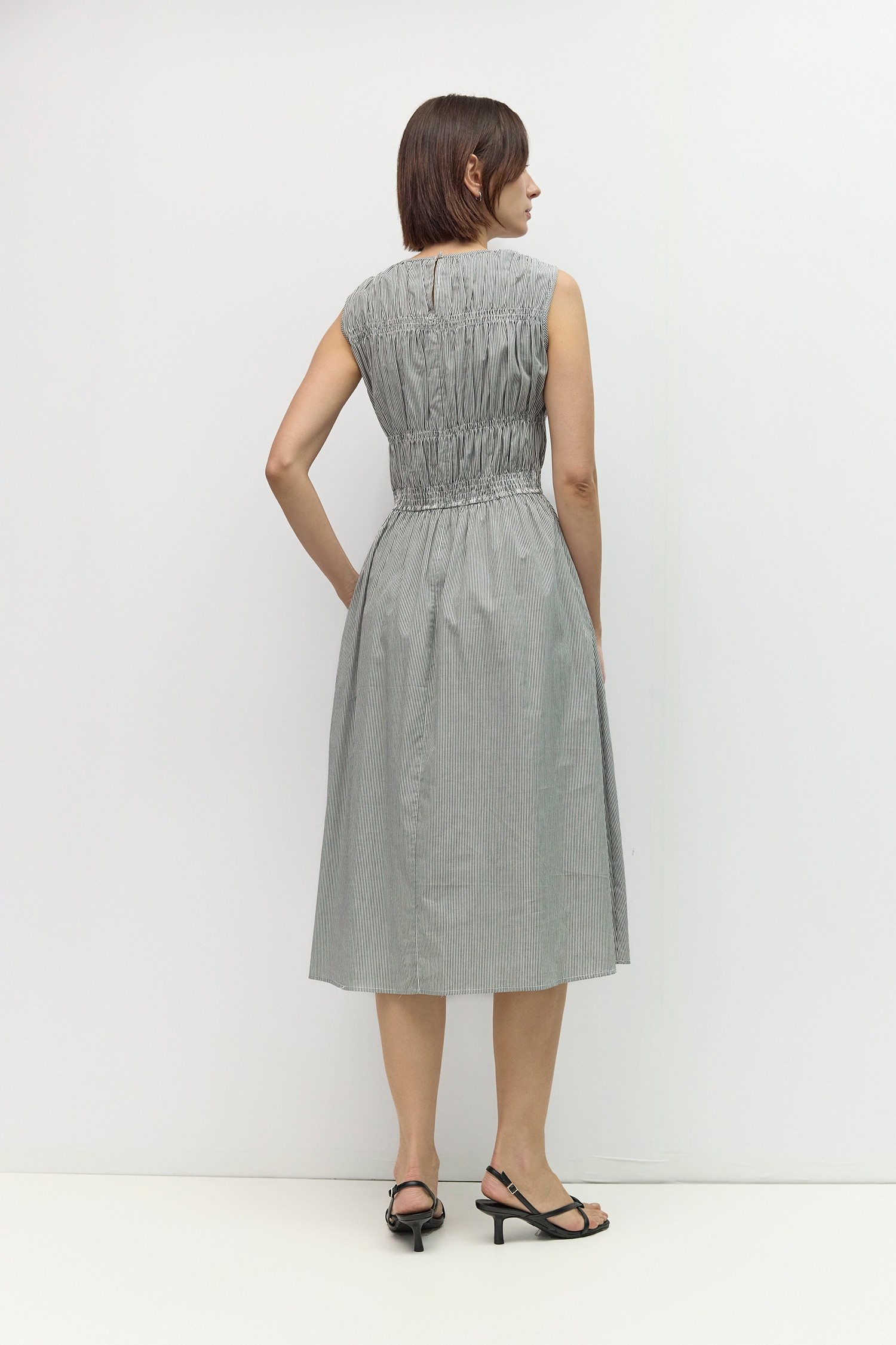 DAR0343-A-BLACK-WHITE