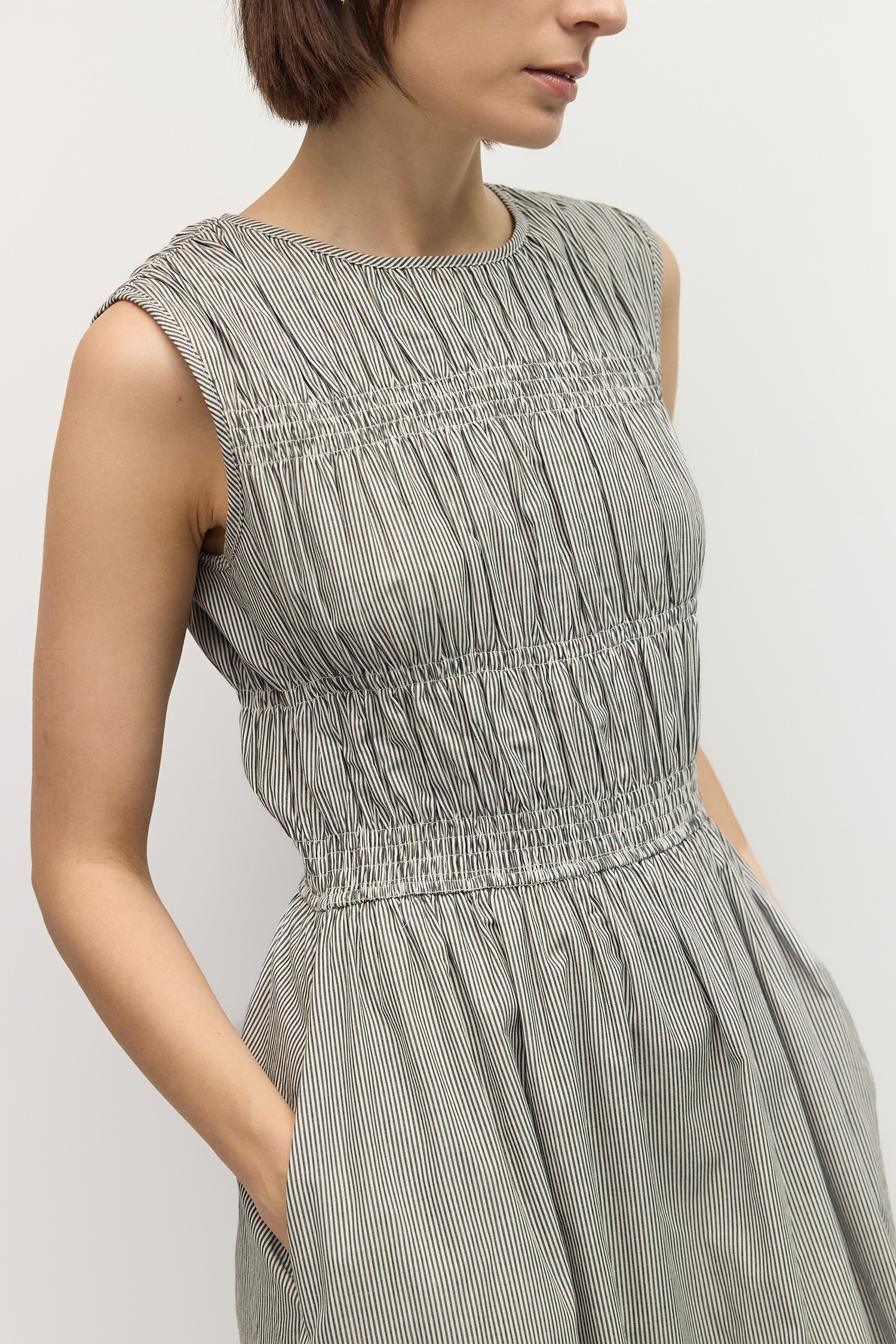 DAR0343-A-BLACK-WHITE