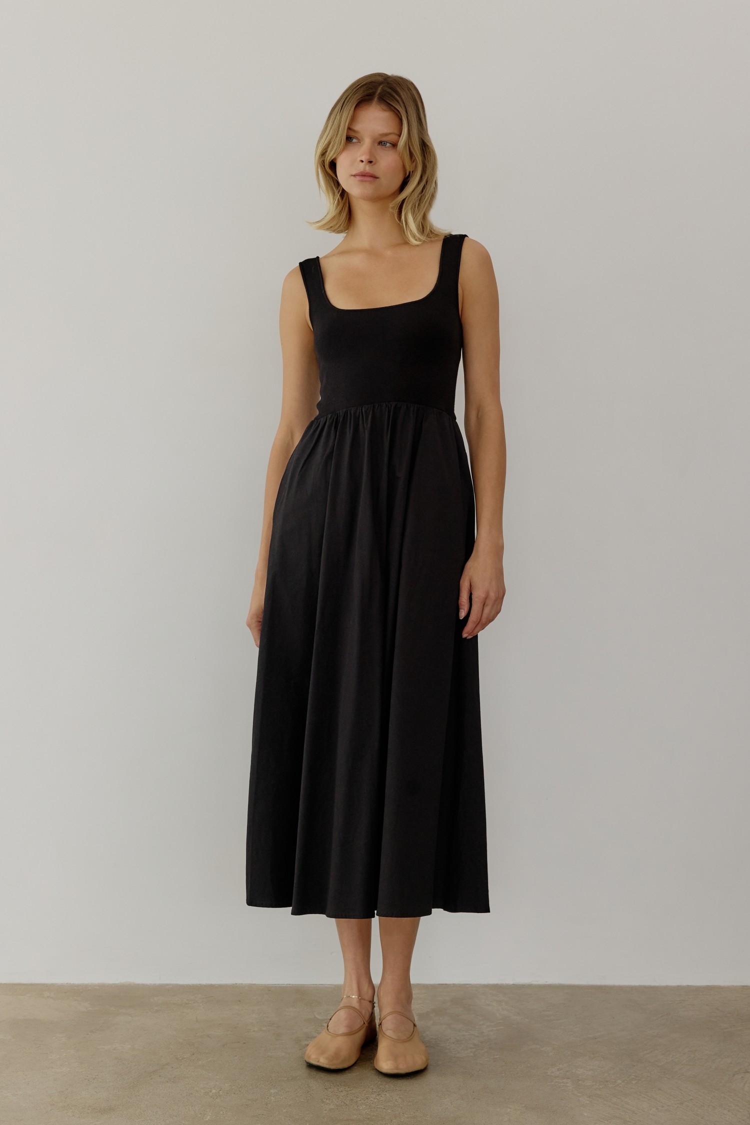 DM1350.-BLACK