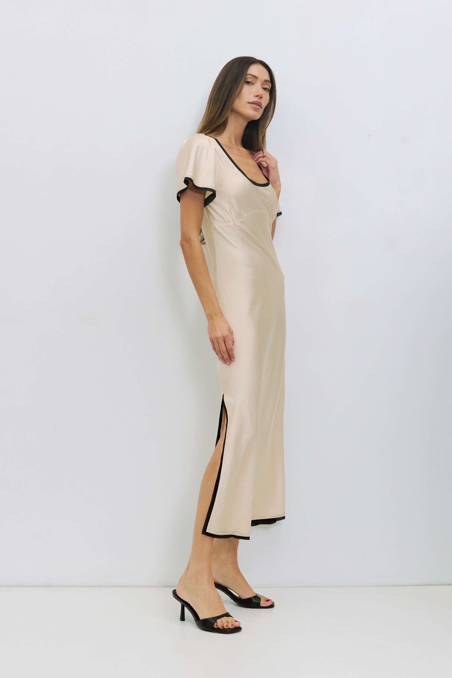 DM1547.-CREAM