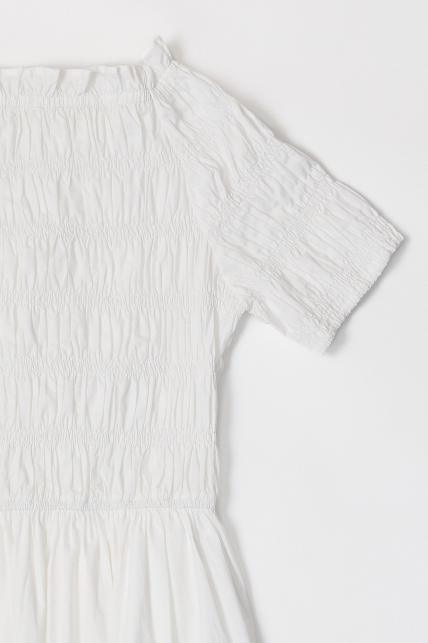 DM1568.-WHITE