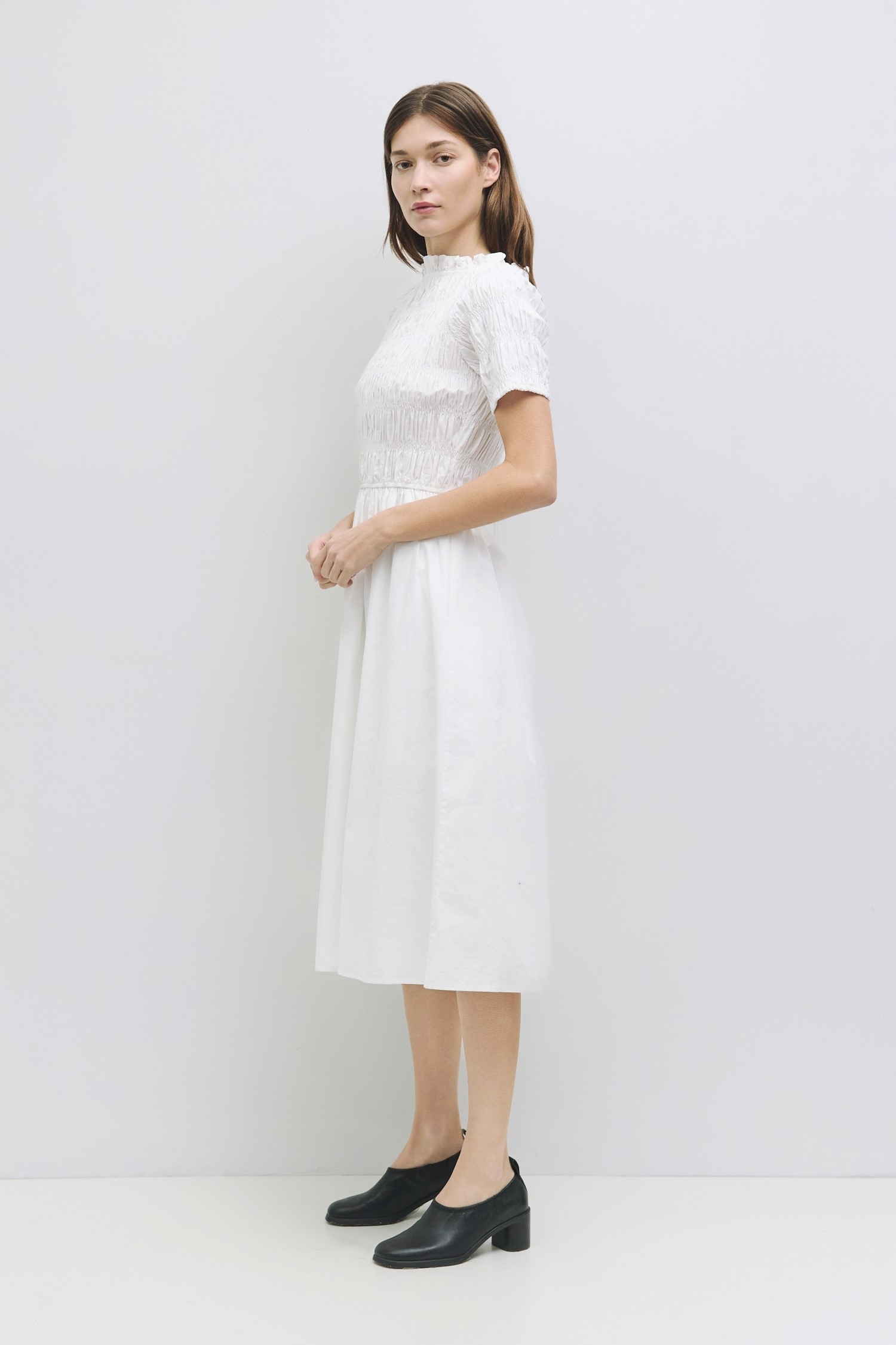 DM1568.-WHITE
