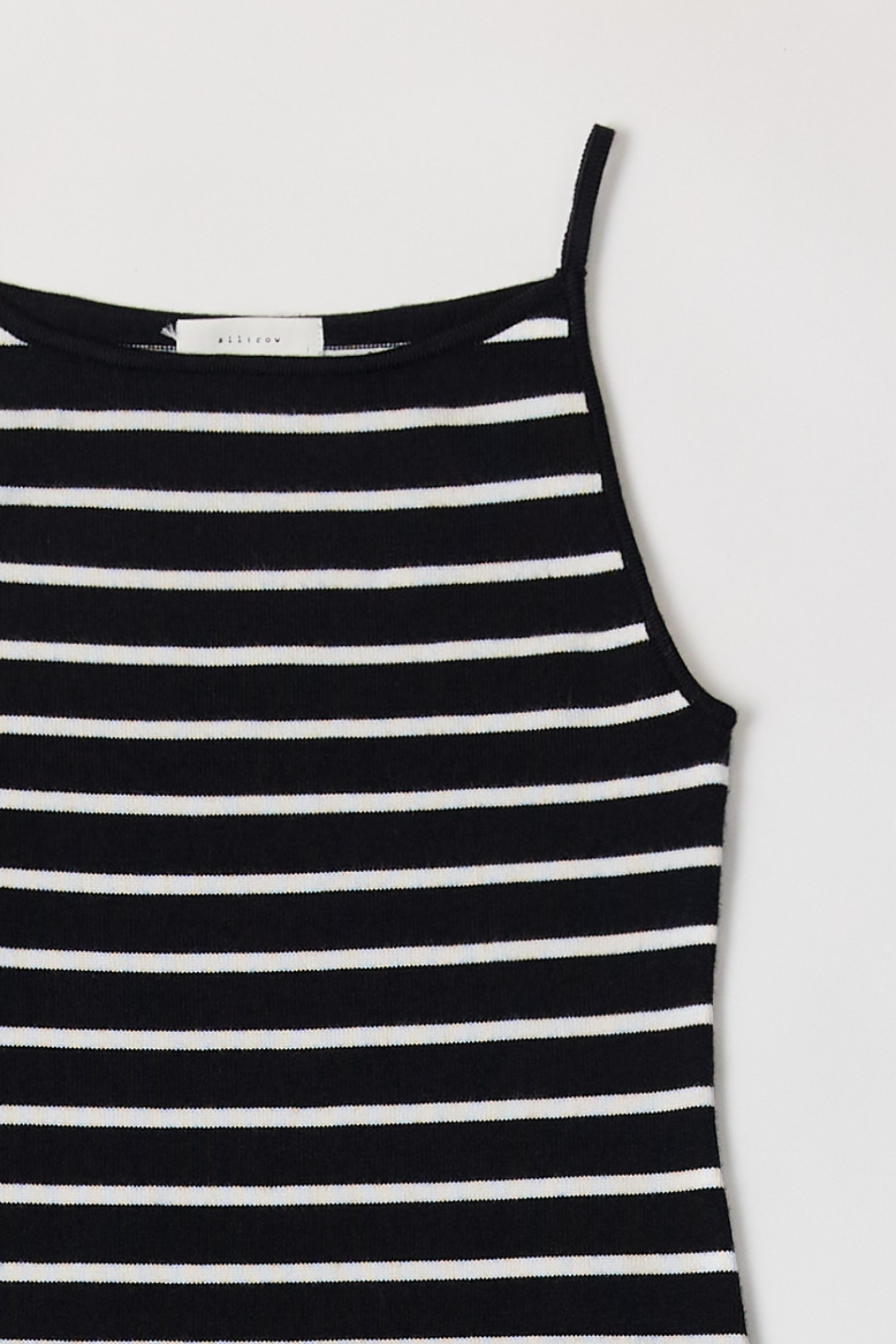 DM1601.-BLACK-WHITE