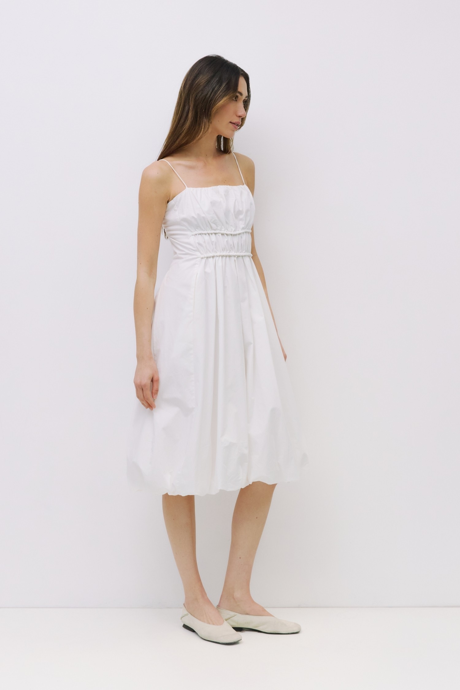 DM1645.-WHITE