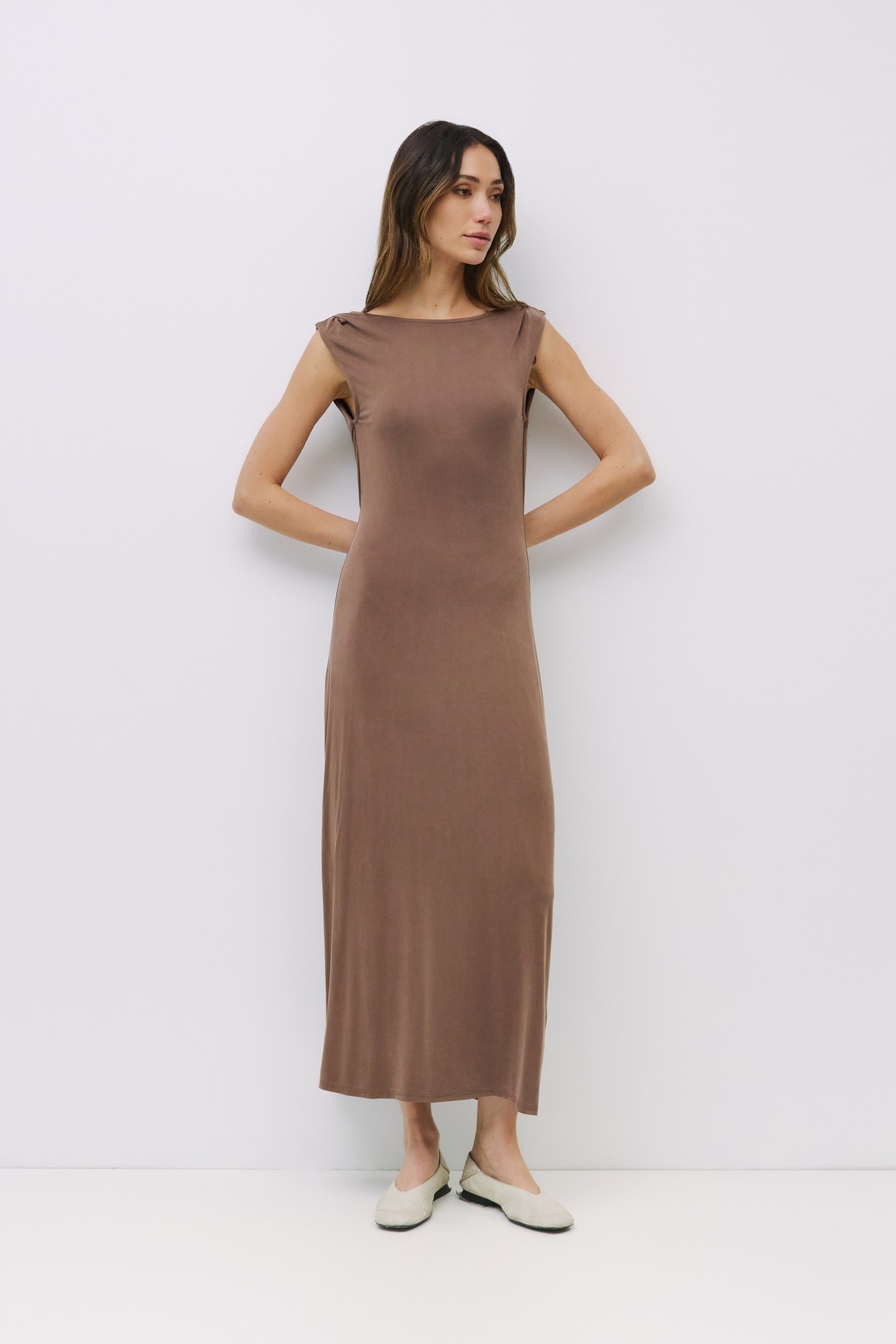 DMR0067-BROWN