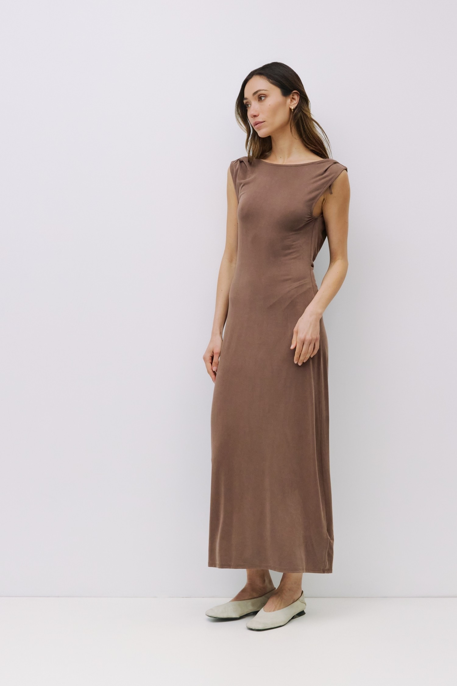 DMR0067-BROWN