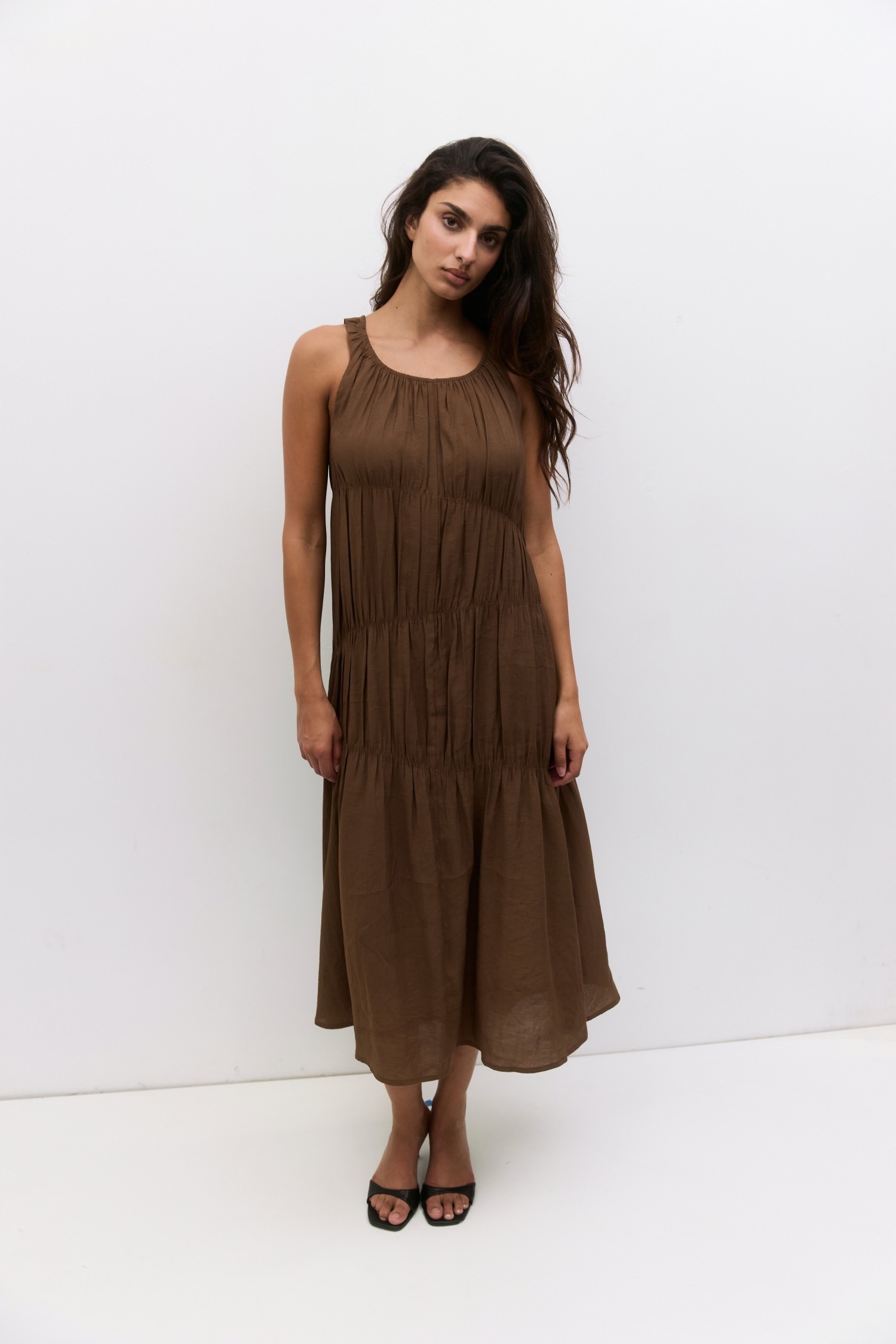 DMR0548-BROWN