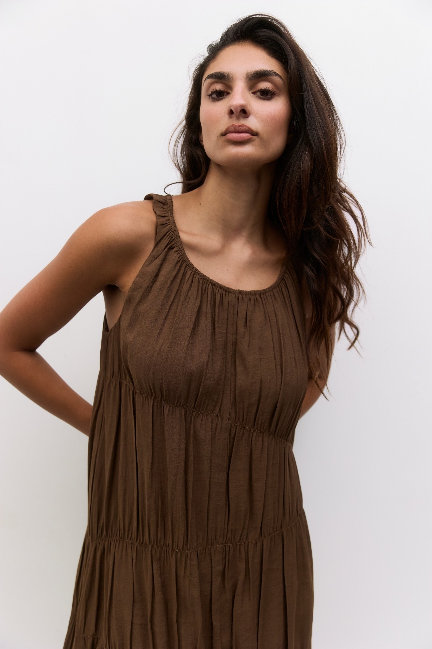 DMR0548-BROWN