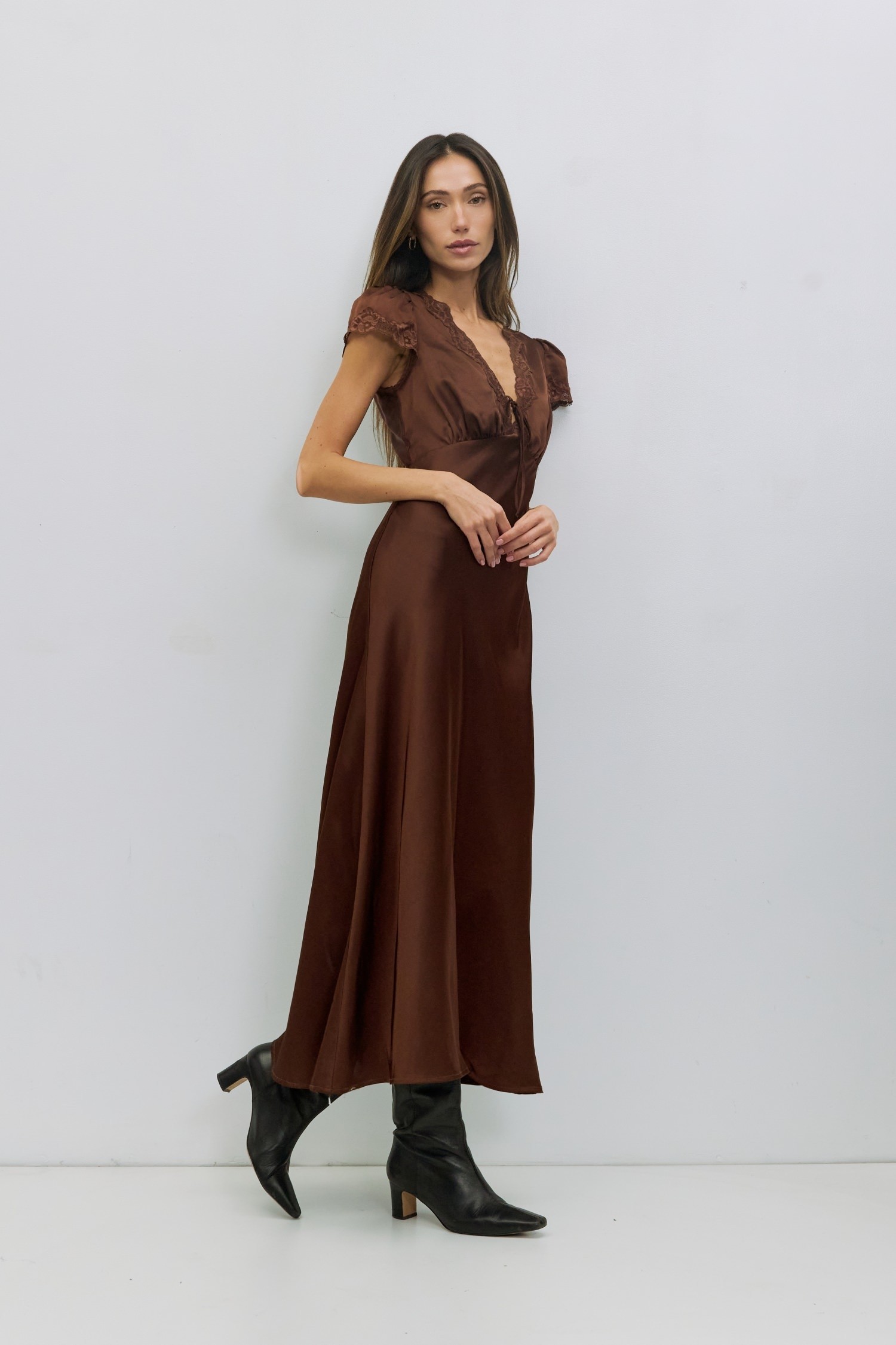 DMR0573-BROWN