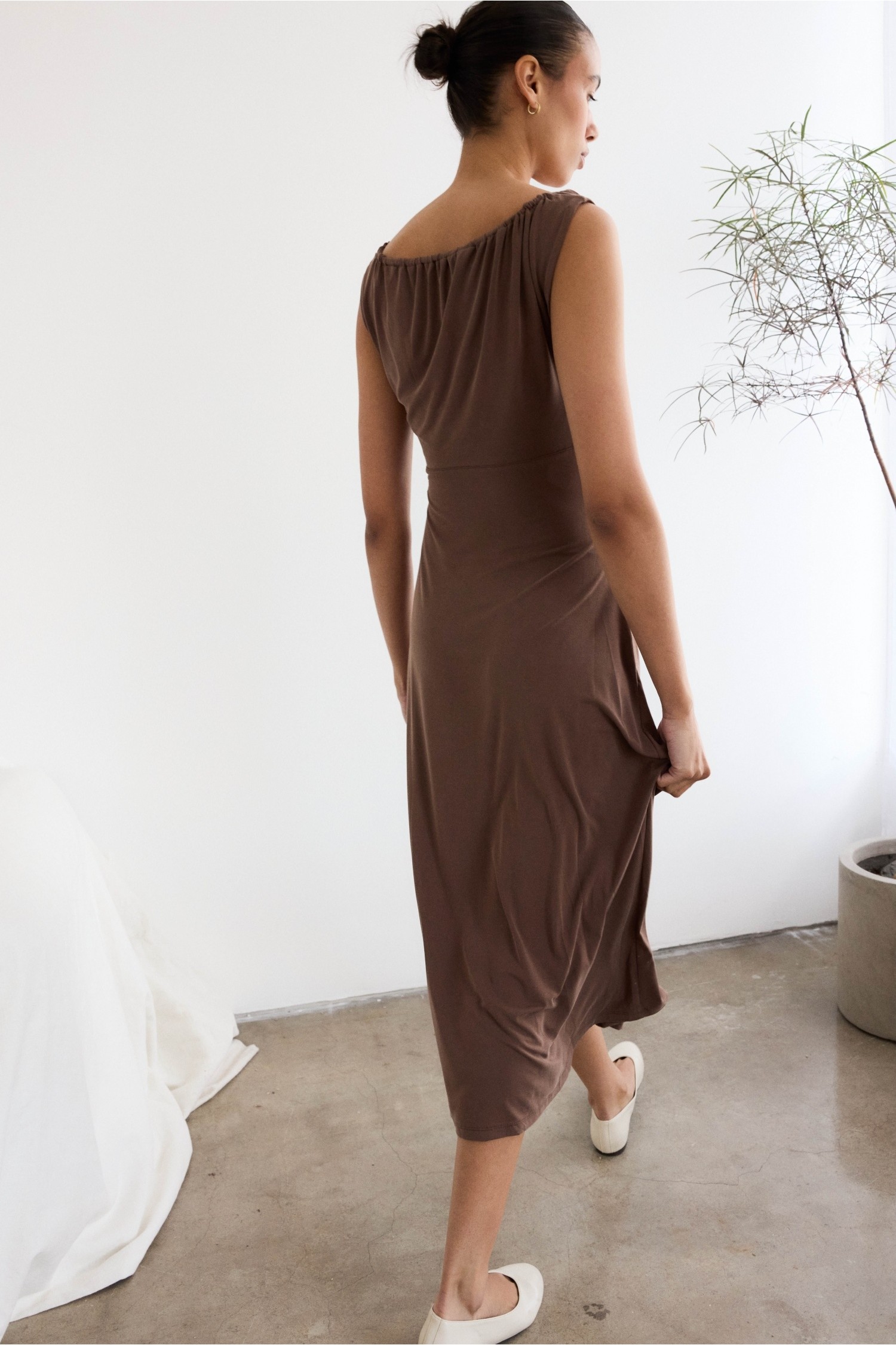 DMR0908-BROWN