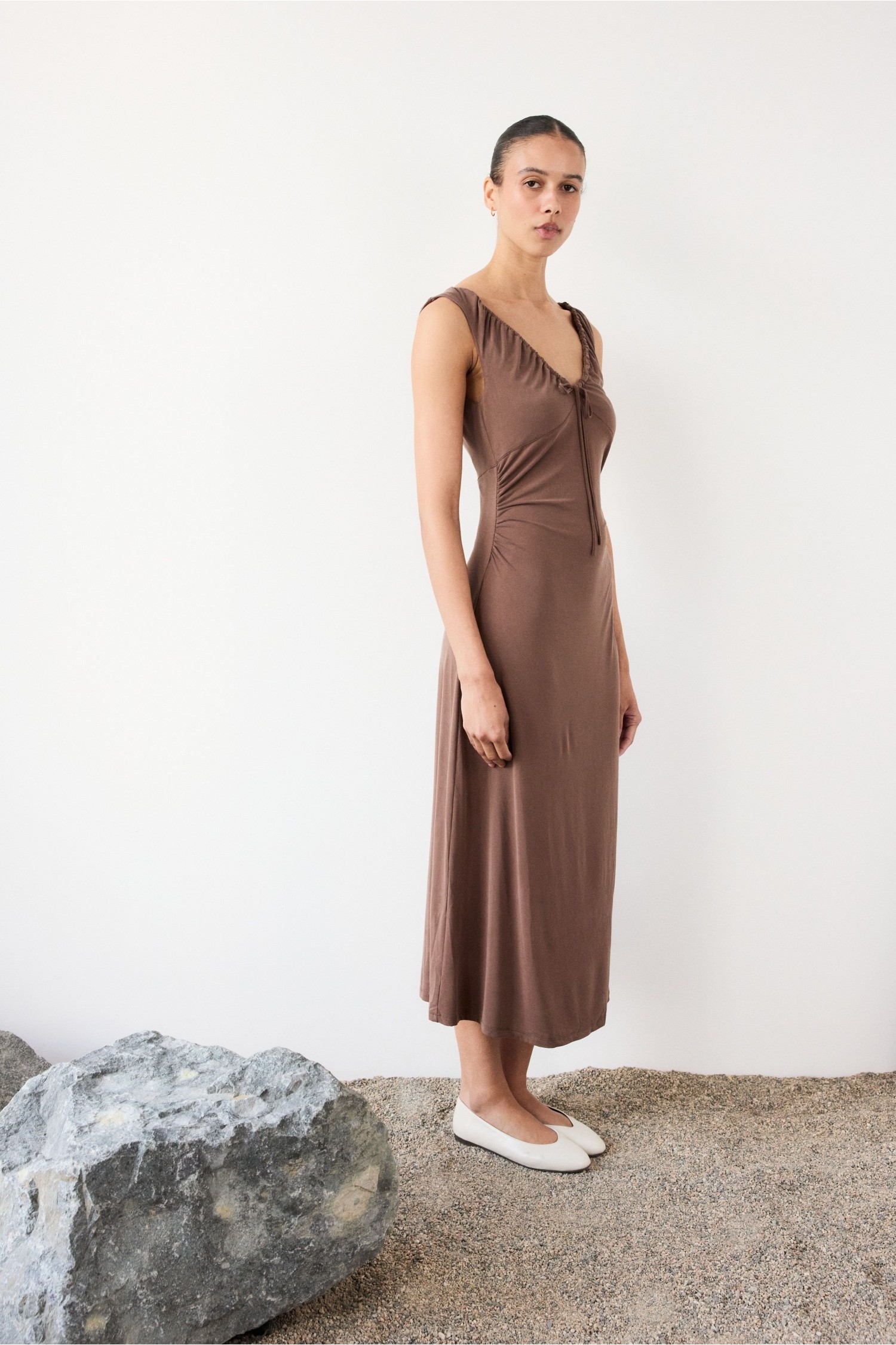 DMR0908-BROWN