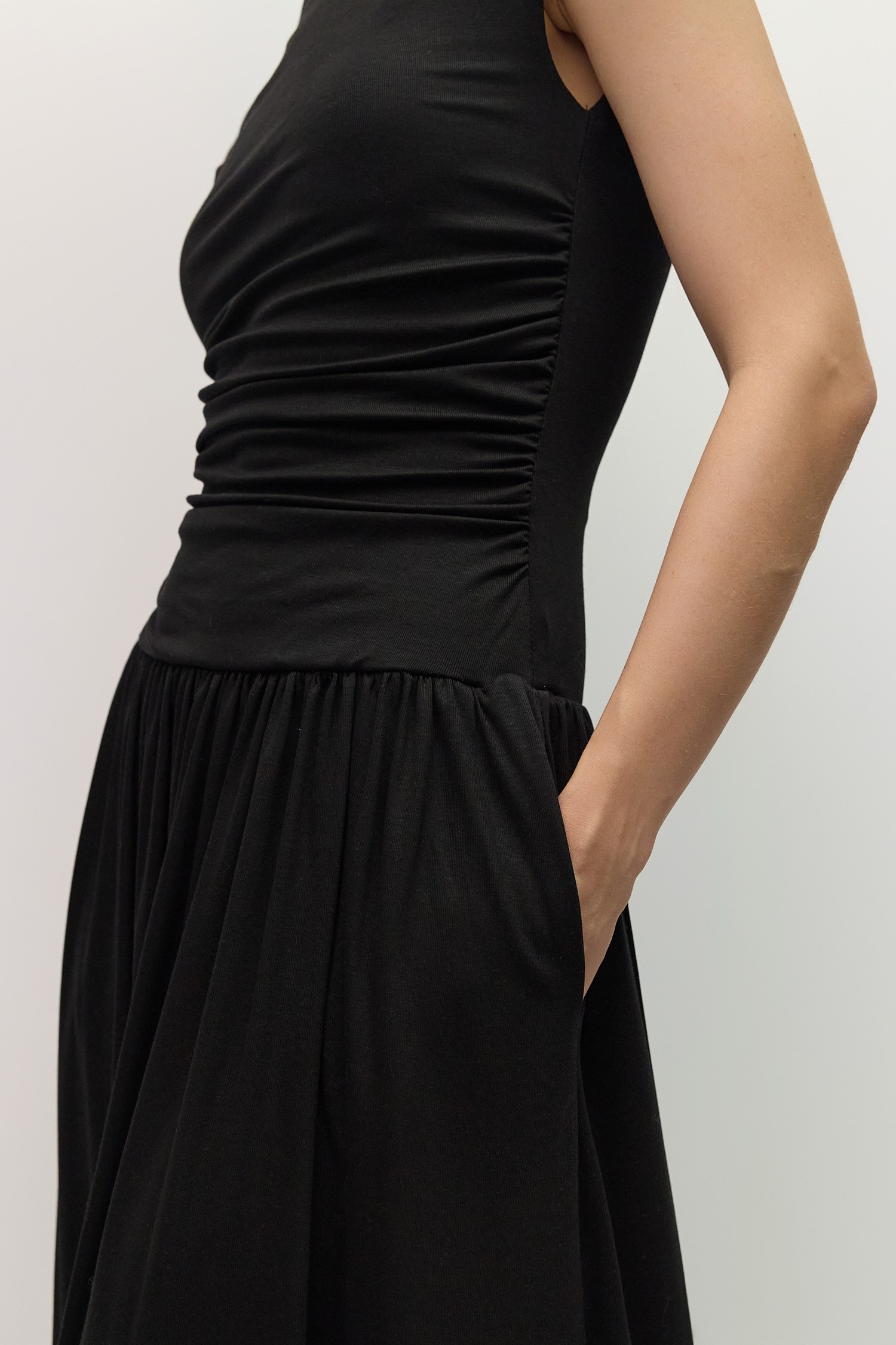 DMR1332-BLACK