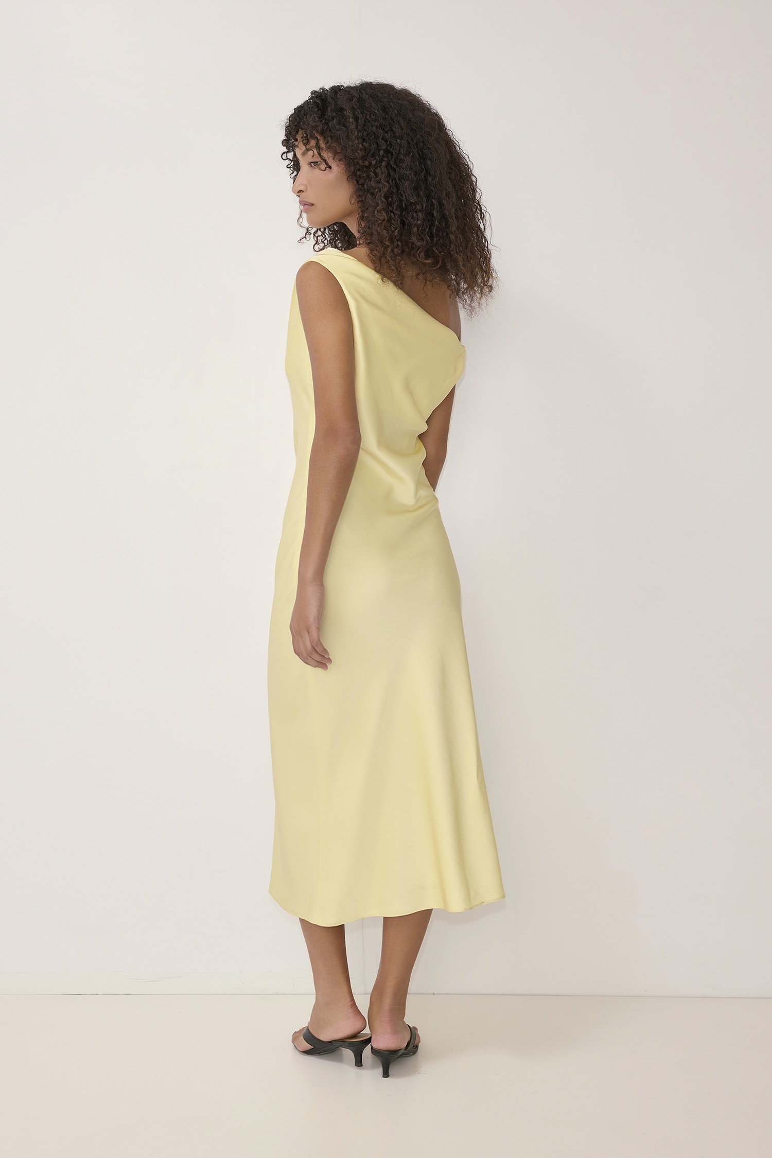 DMR1362-A-BUTTER YELLOW