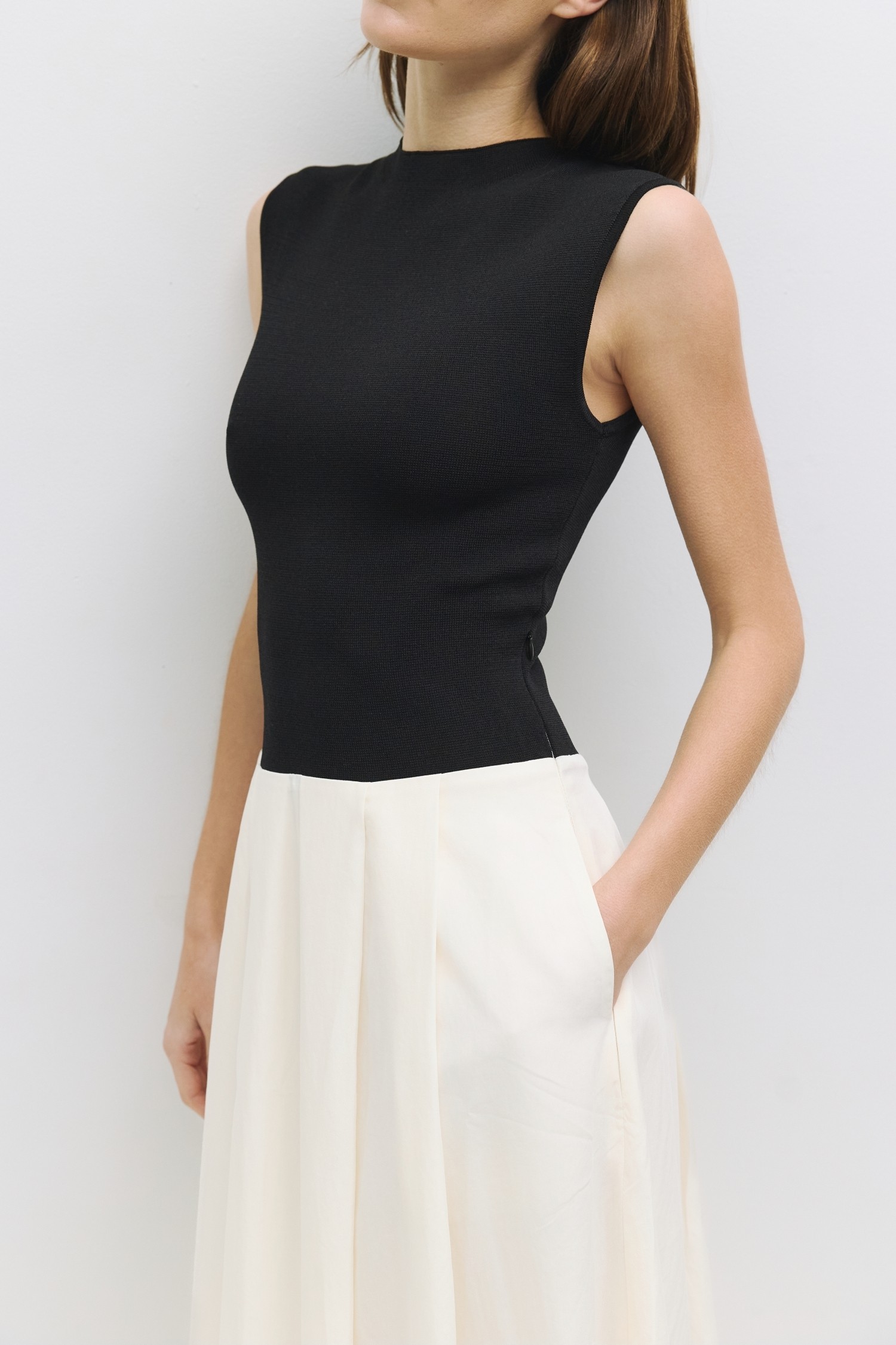DR2725--BLACK-CREAM