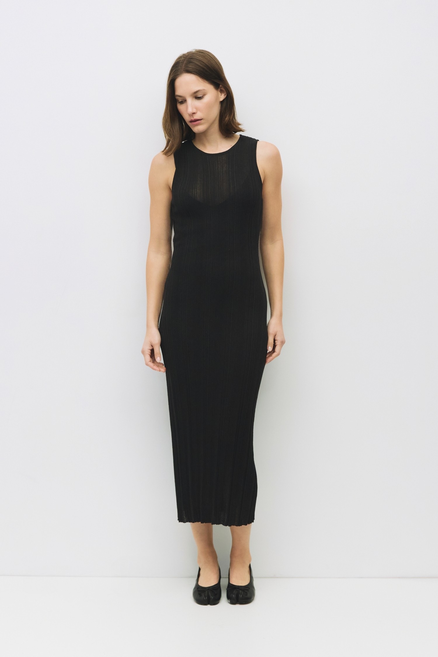 DR2728.-BLACK