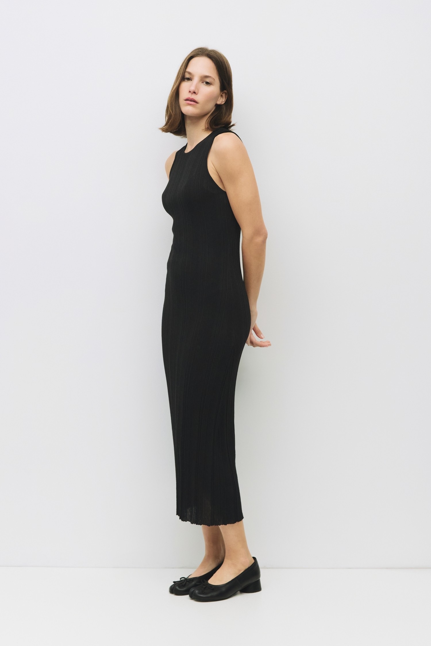 DR2728.-BLACK