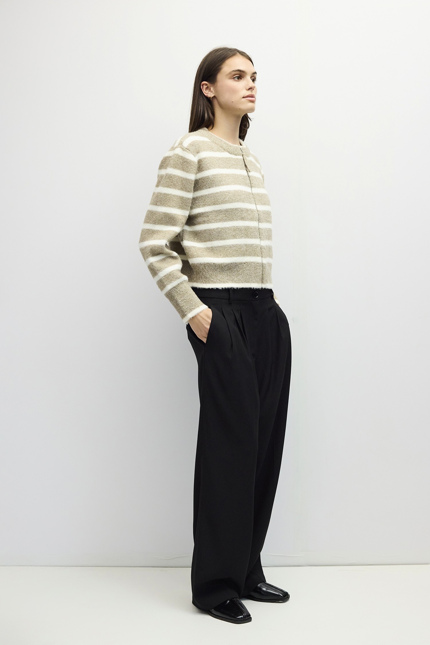 OMR1130-TAUPE-IVORY