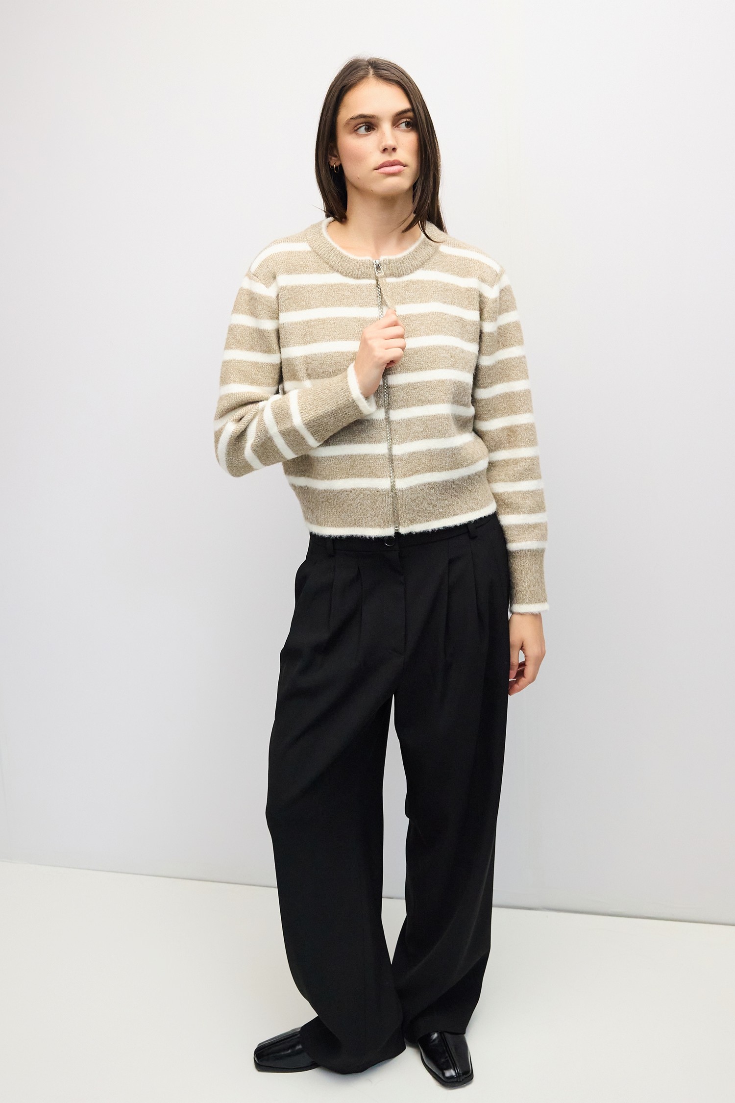 OMR1130-TAUPE-IVORY