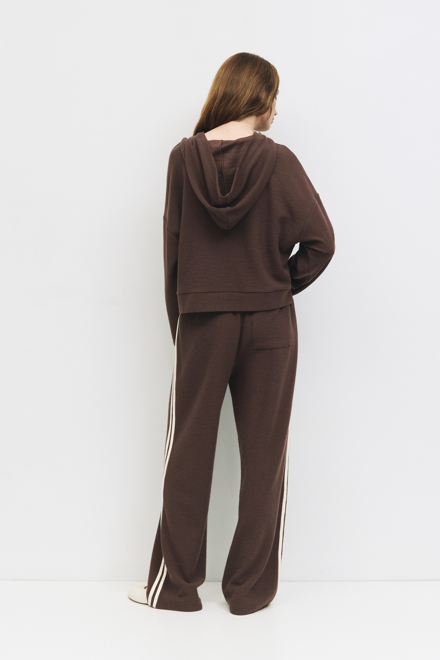 PAR0407-BROWN