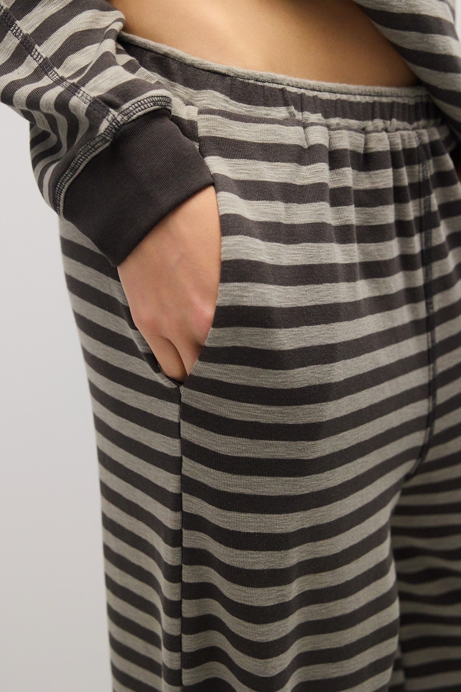 PAR1423-A-CHARCOAL-GREY