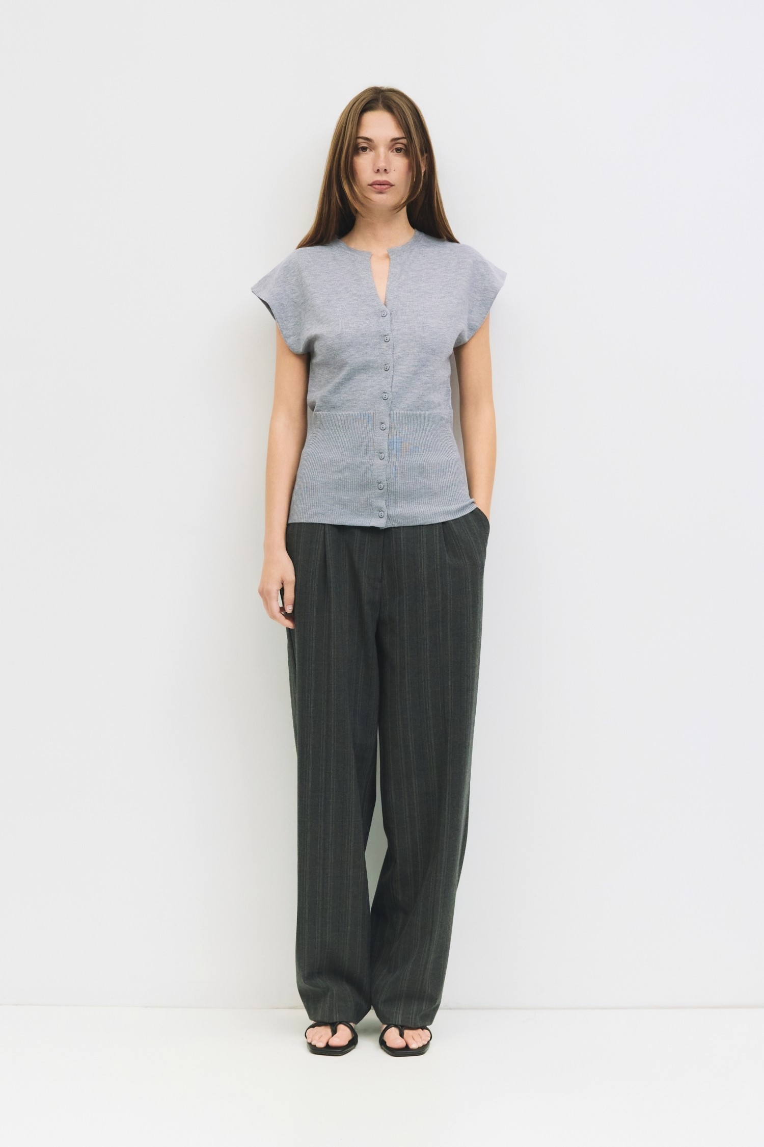 PMR0212.-GREY