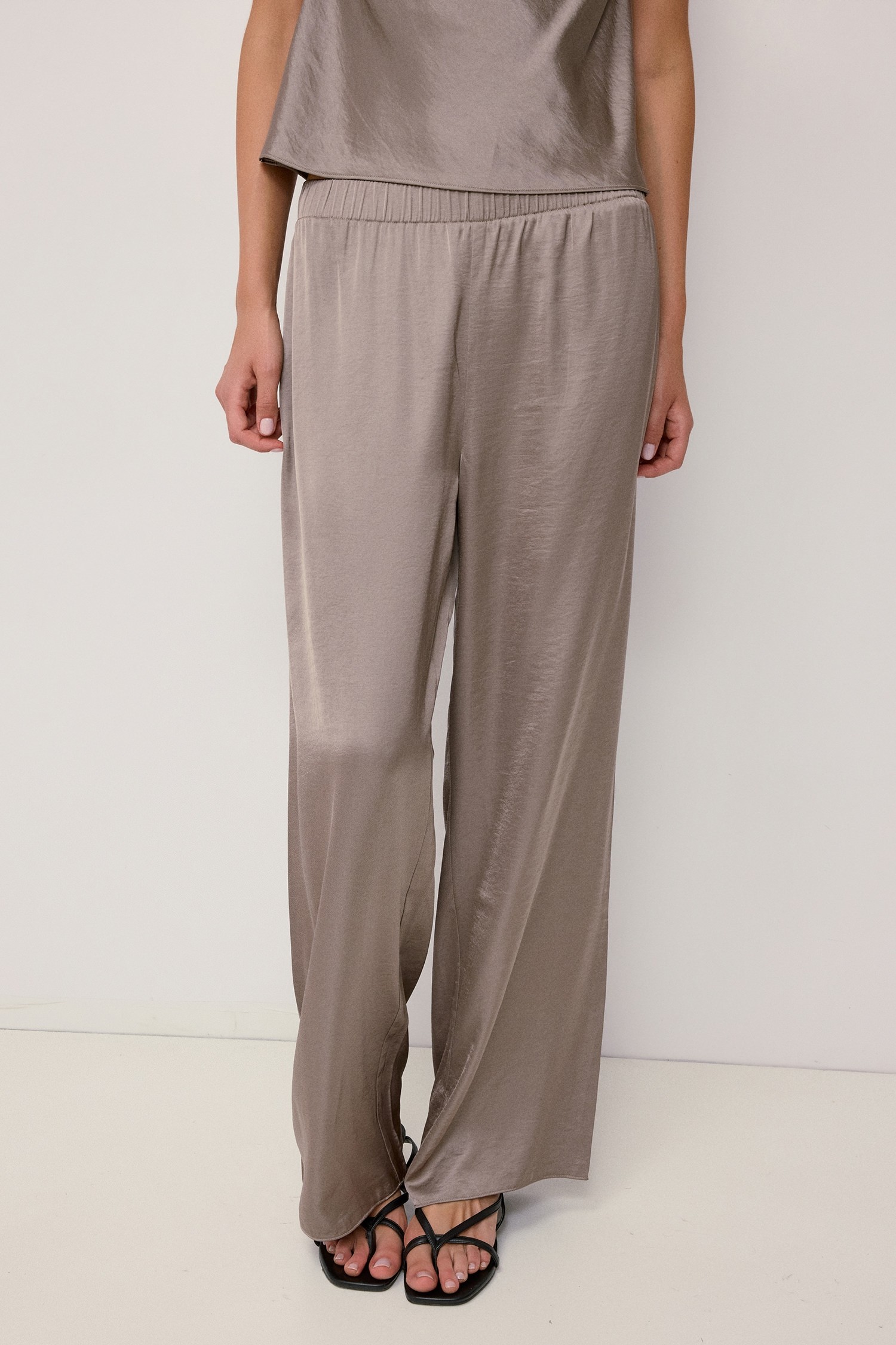 PMR1361-TAUPE