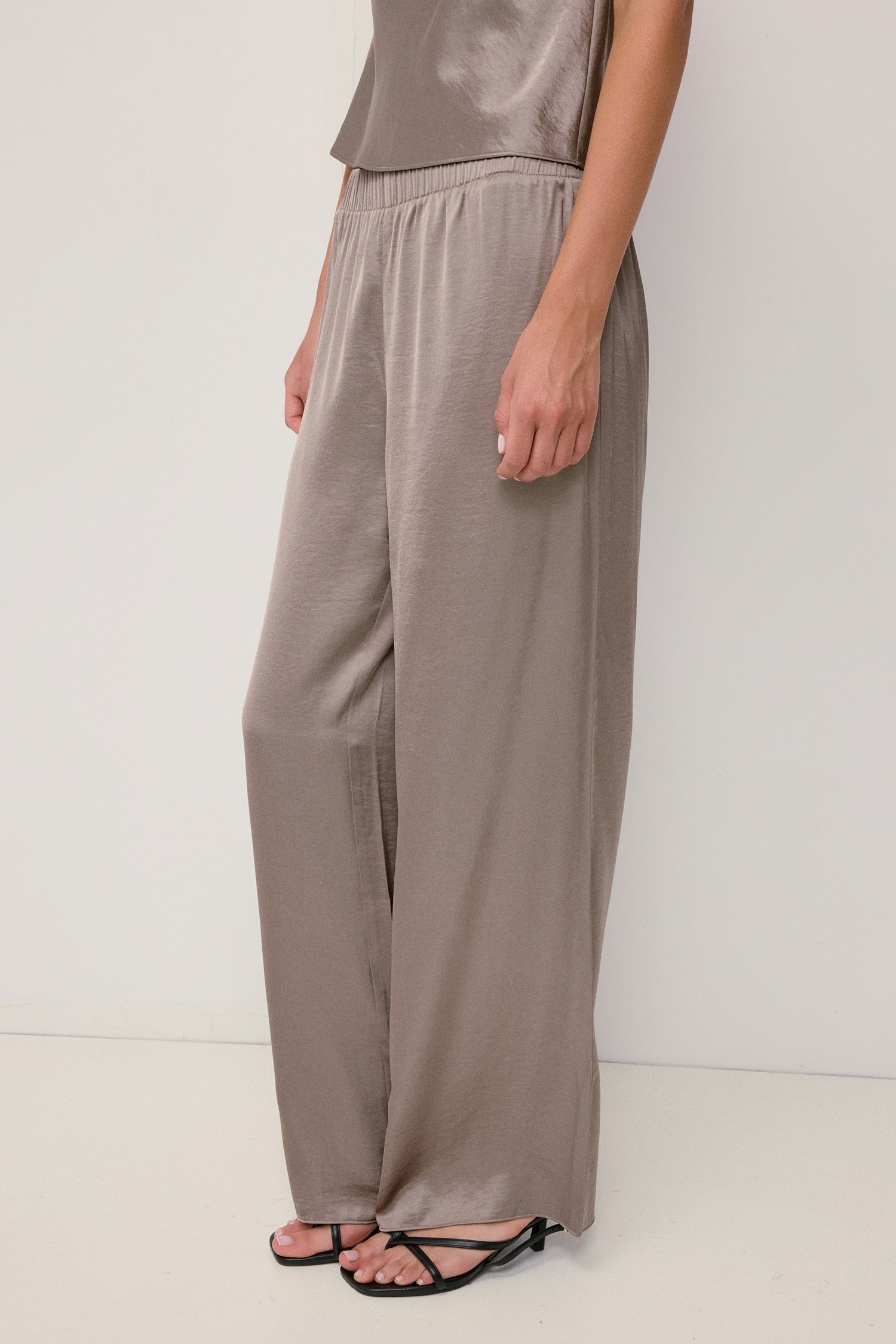 PMR1361-TAUPE