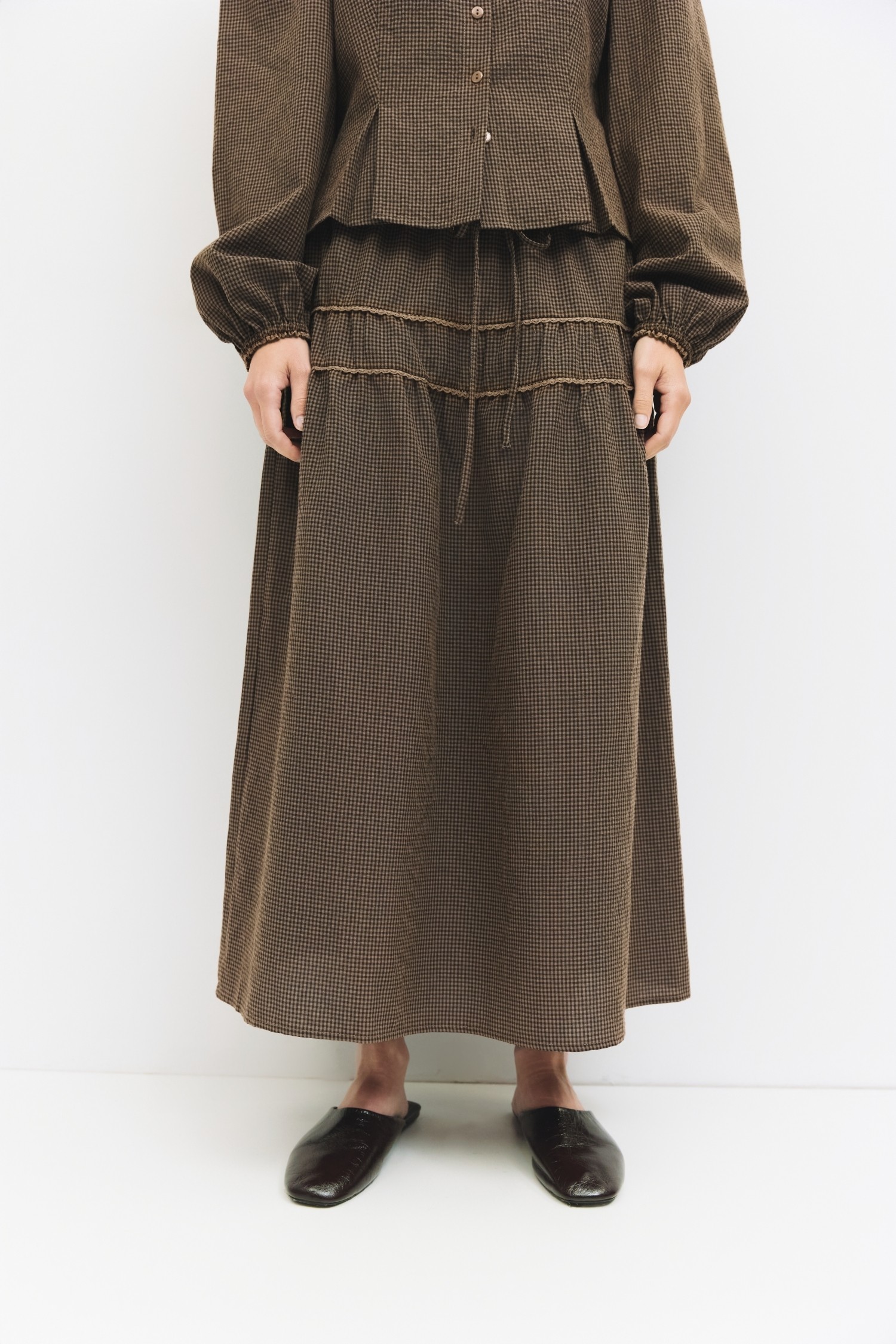 SAR0428-BROWN