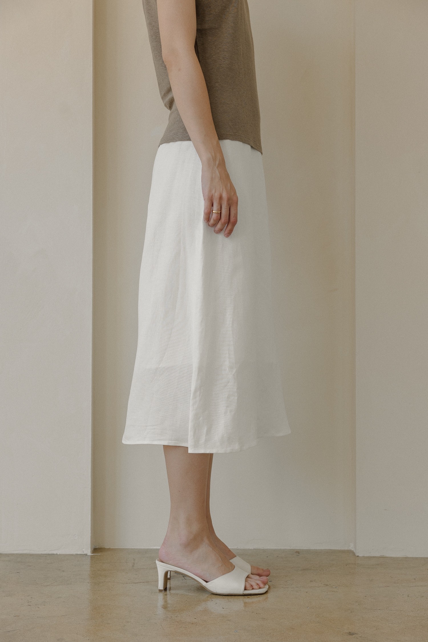 SK2080-WHITE