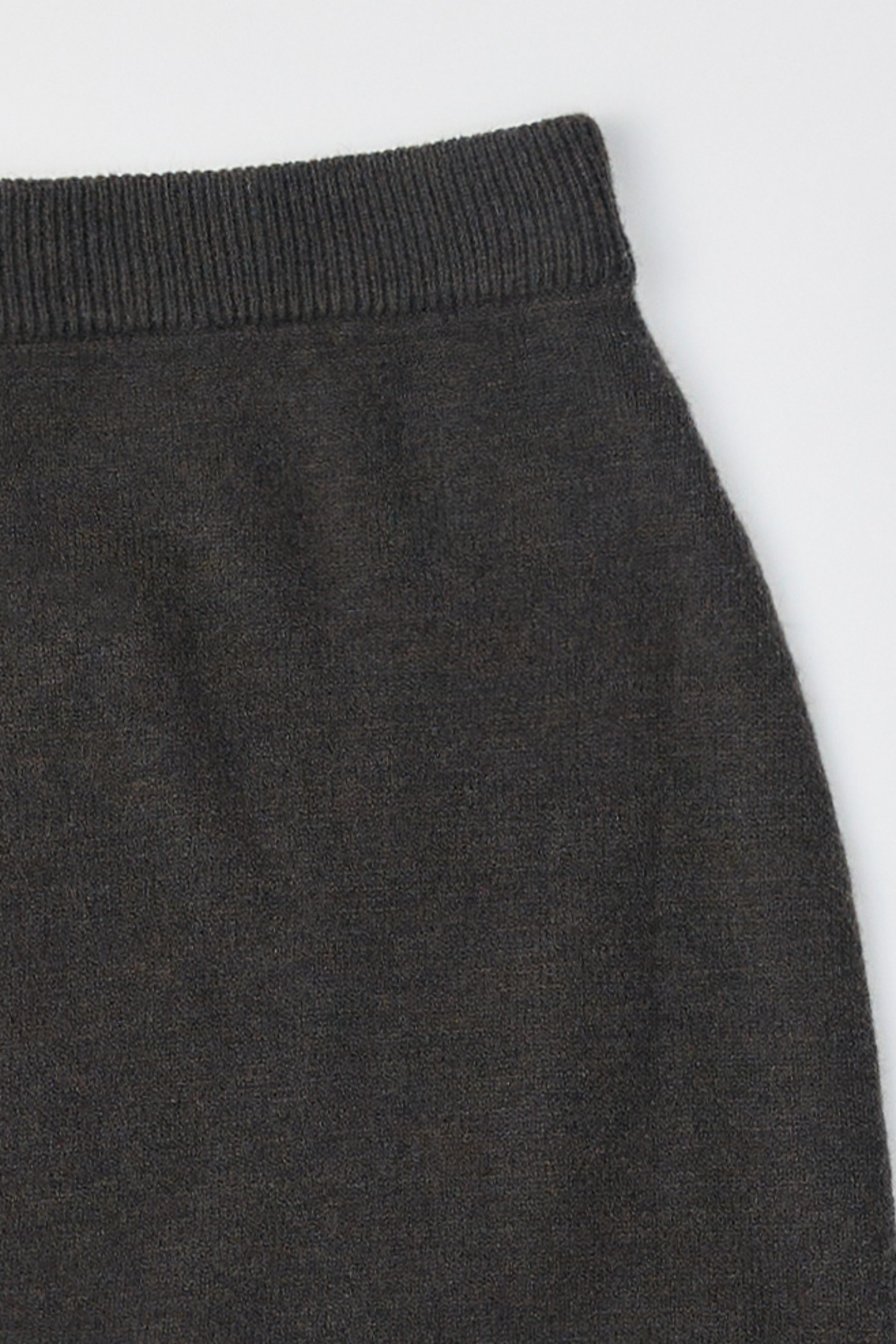 SK2115.-OLIVE GREY