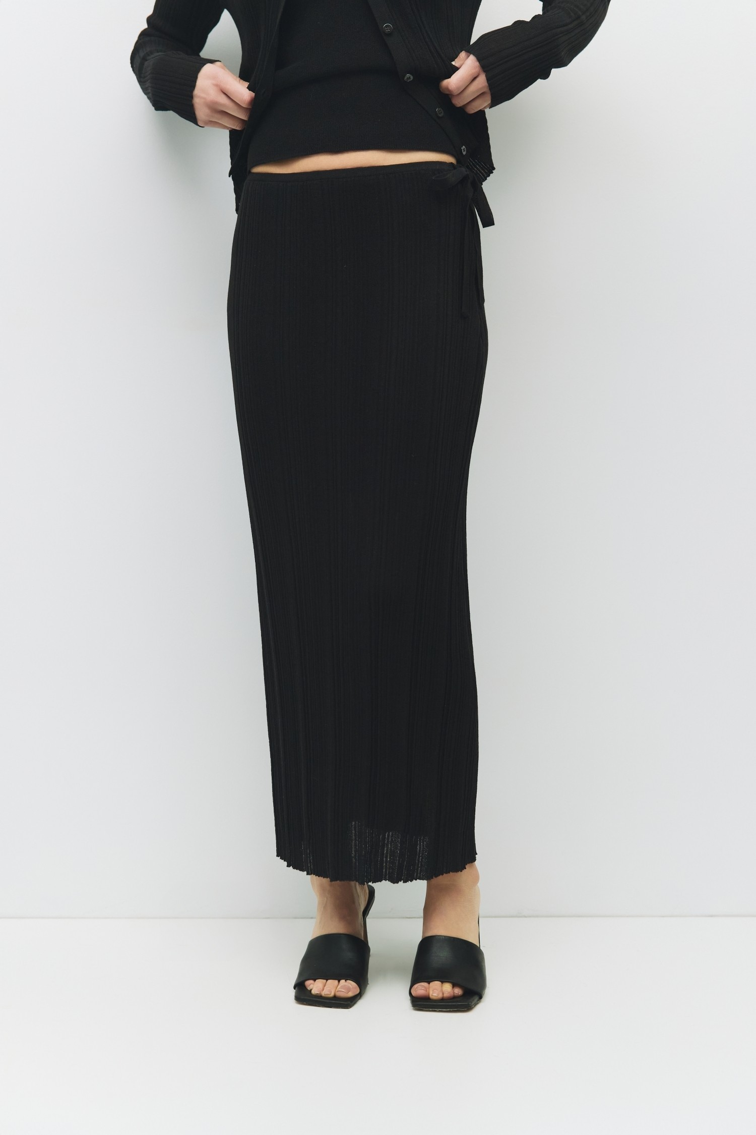 SK2130.-BLACK