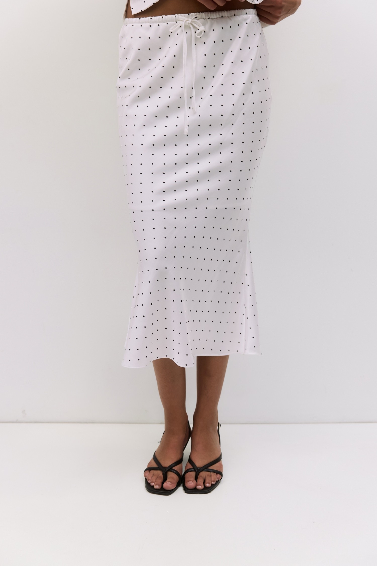 SMR0728-WHITE-BLACK