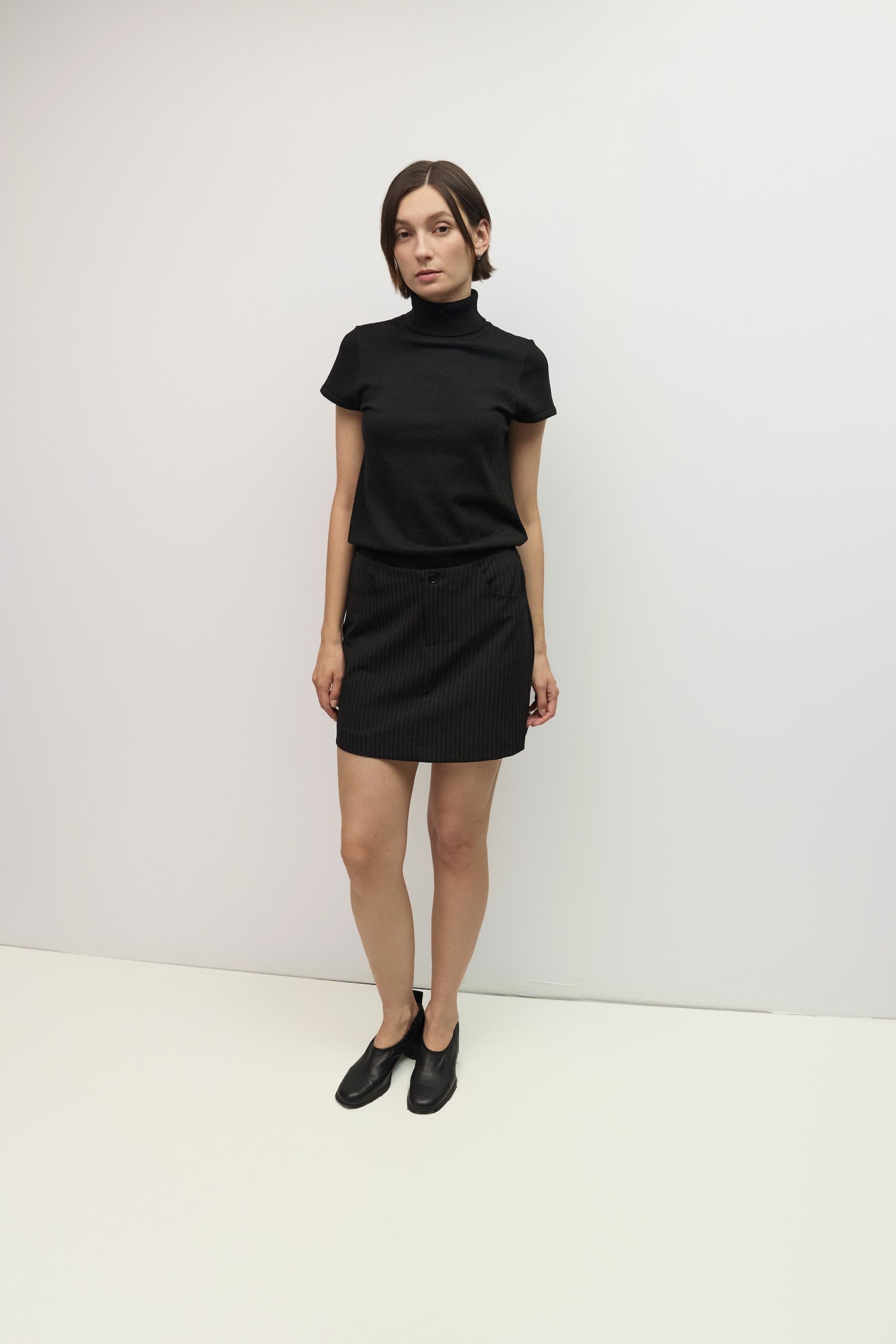 SMR1117-BLACK