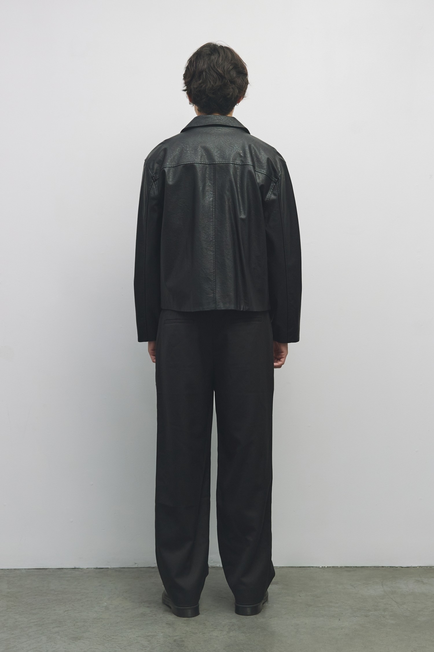 TA1182.-BLACK