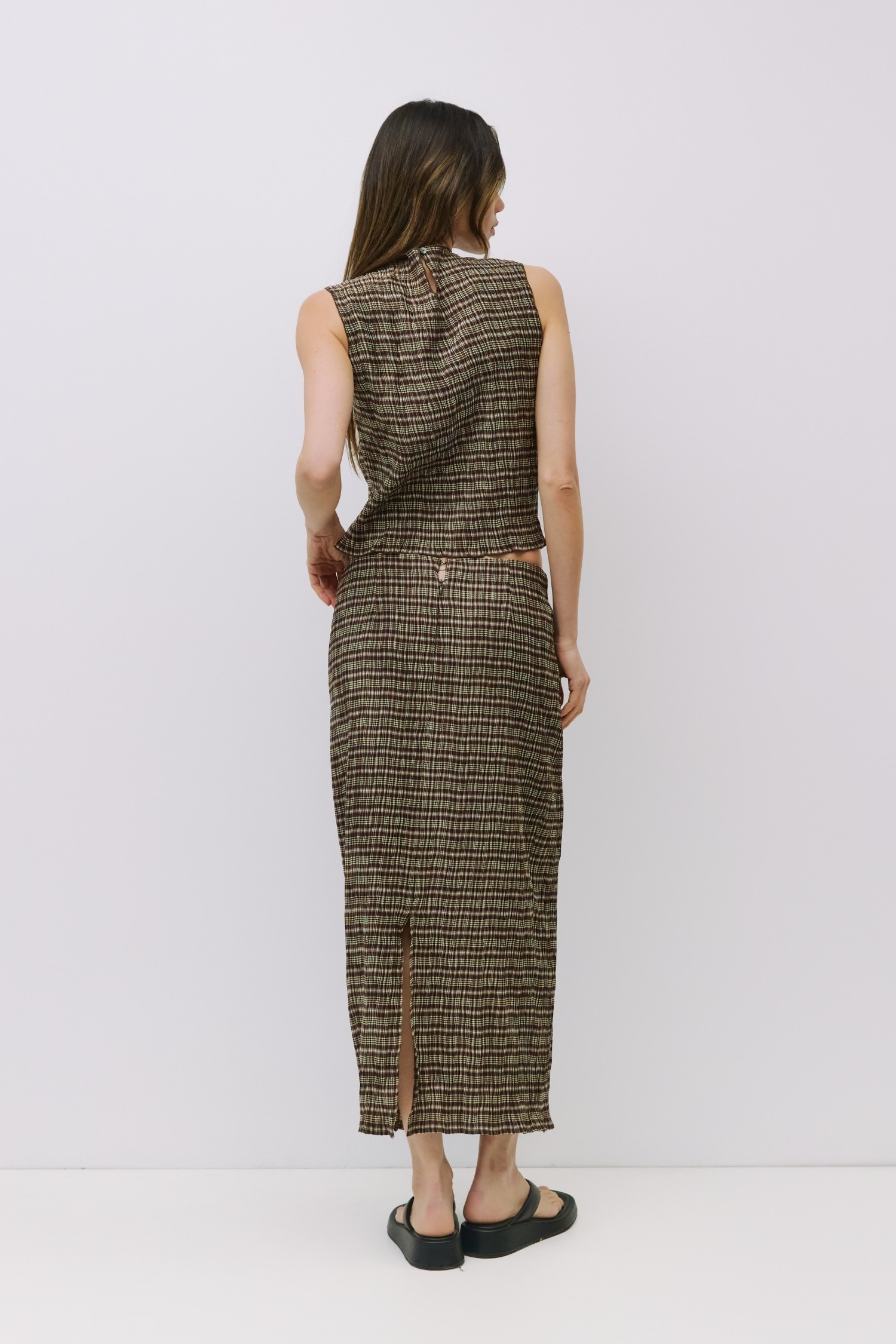 TAR0076.-BROWN