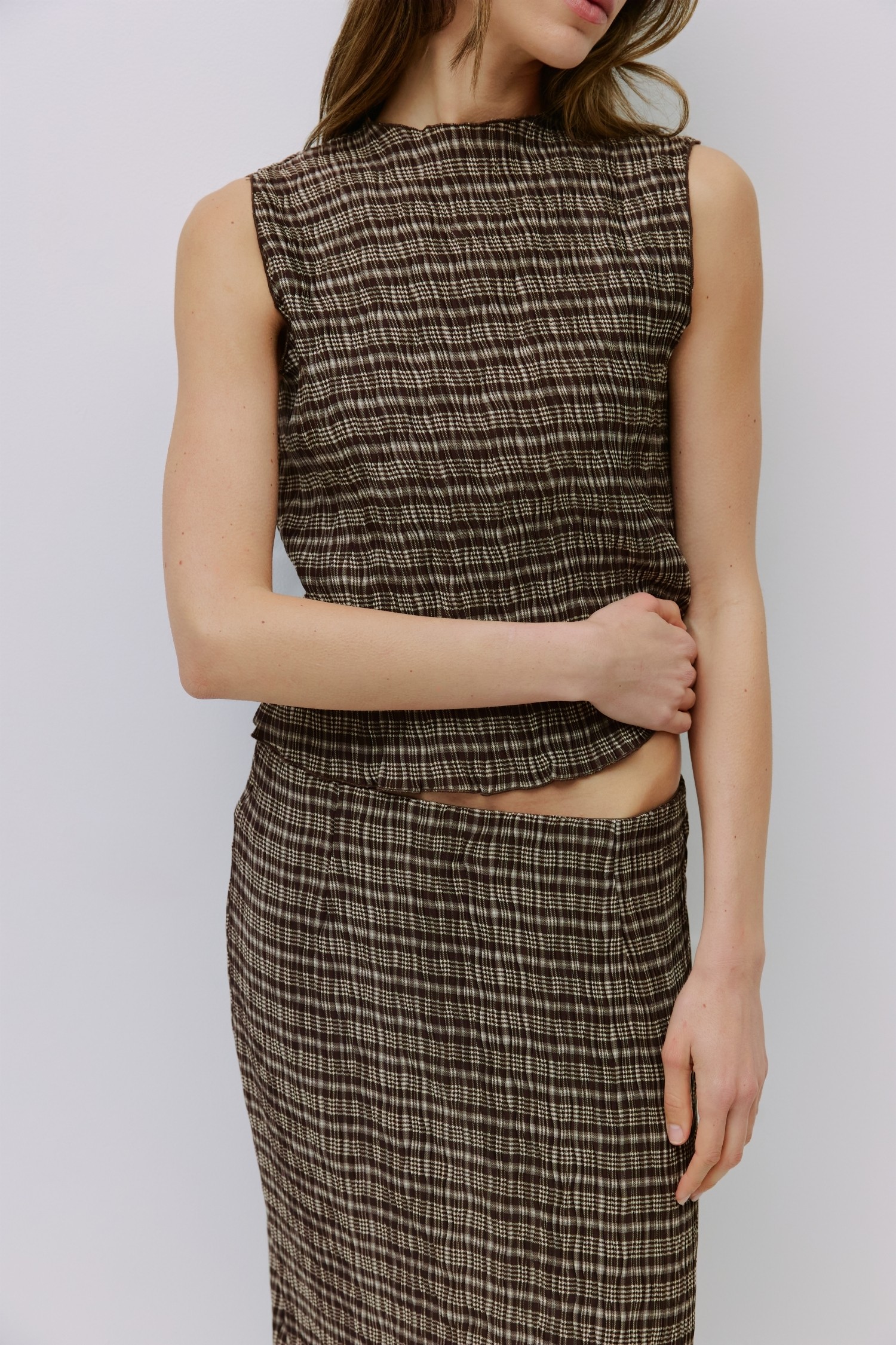 TAR0076.-BROWN
