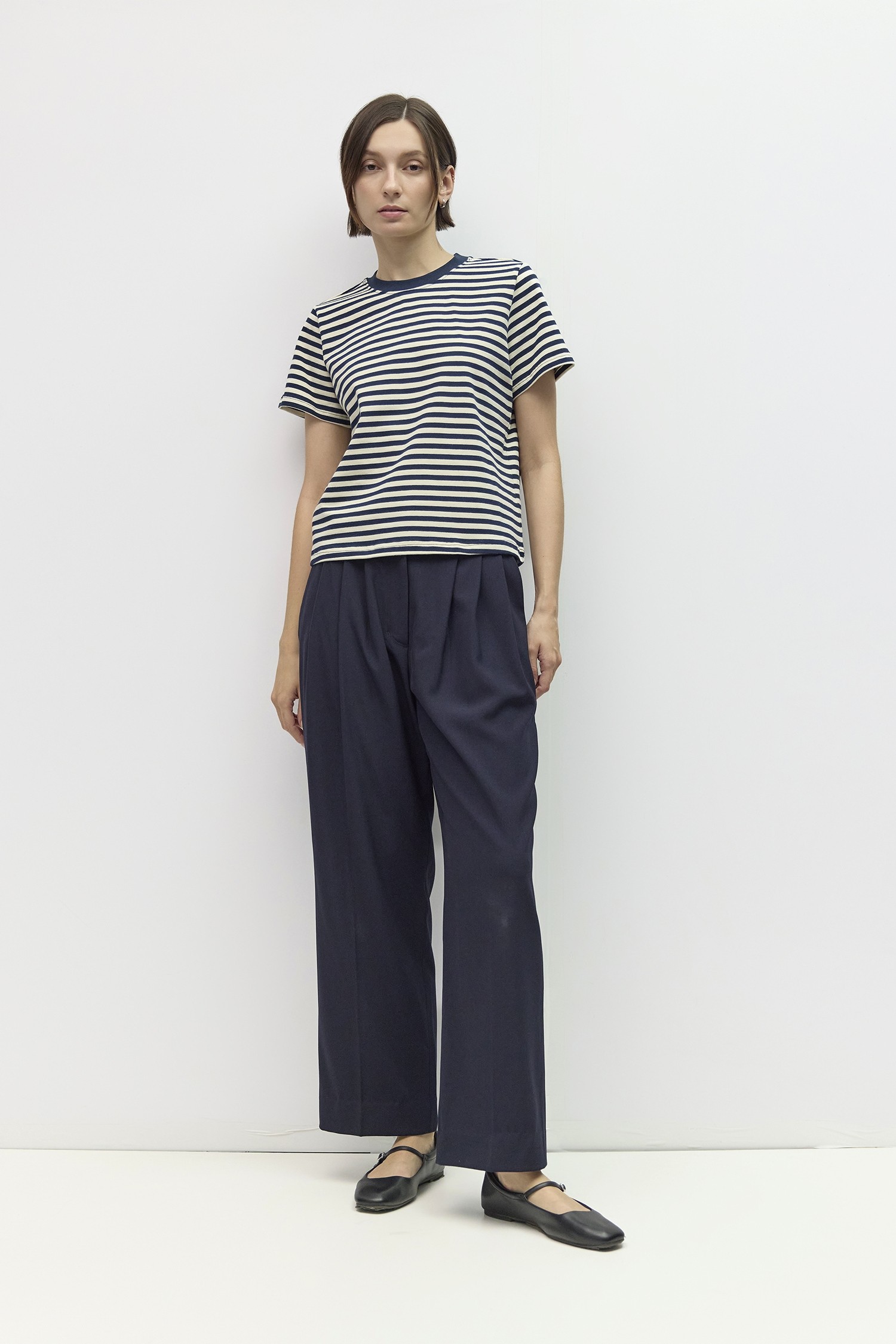 TAR0142-A-NAVY-CREAM