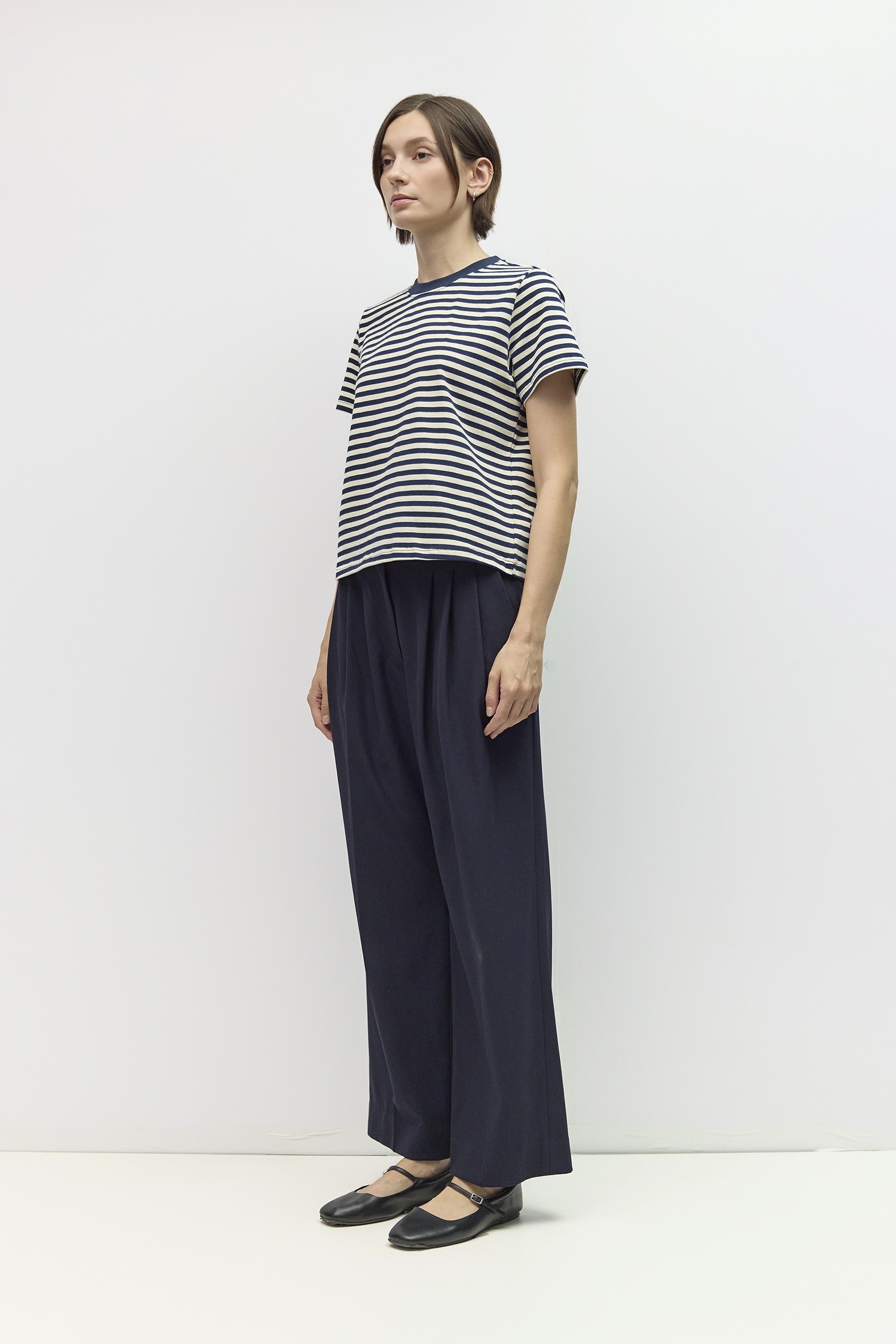 TAR0142-A-NAVY-CREAM