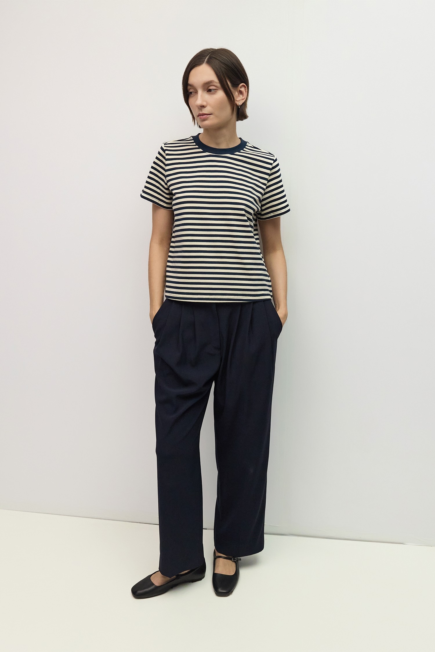 TAR0142-A-NAVY-CREAM