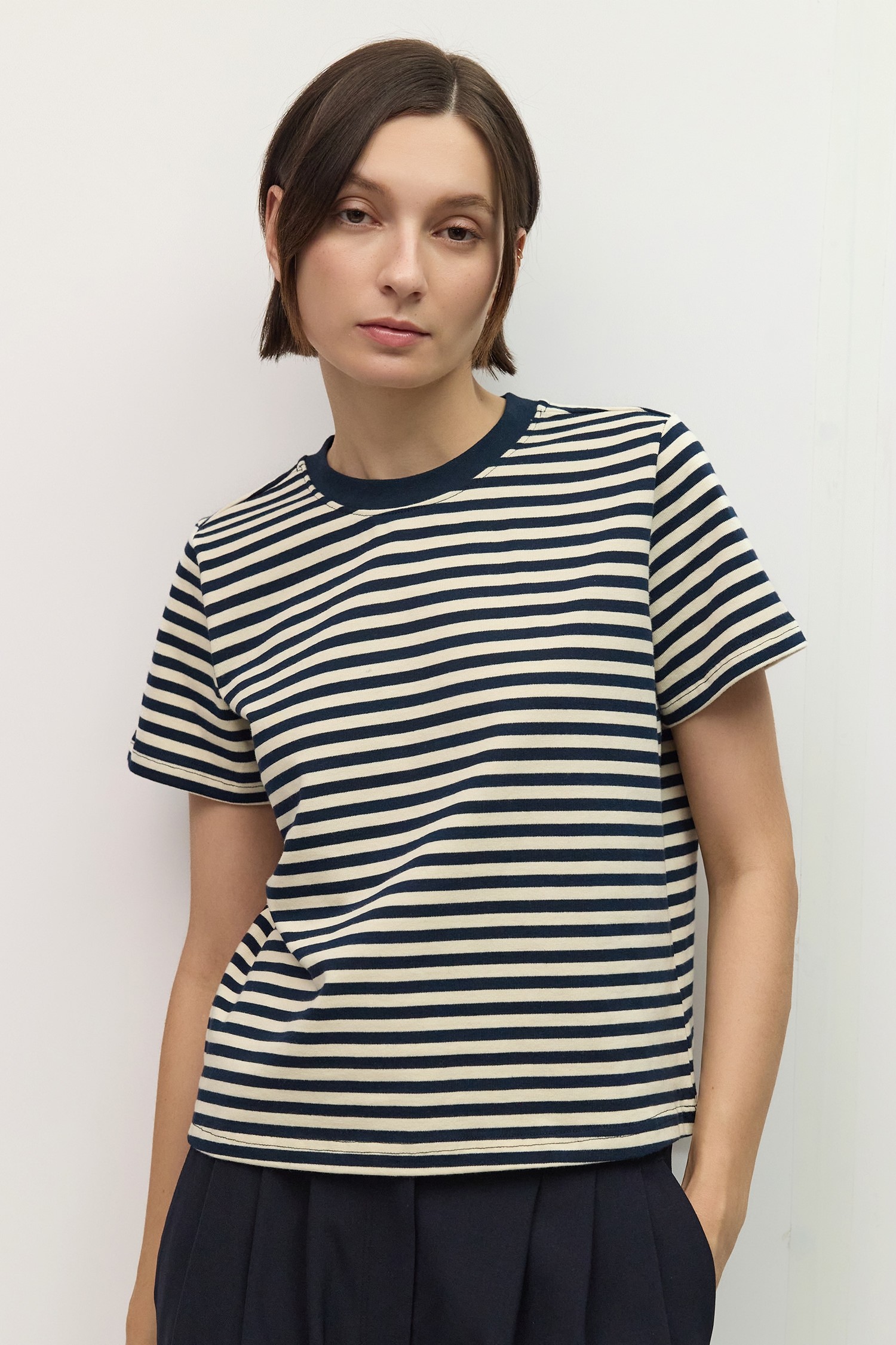TAR0142-A-NAVY-CREAM