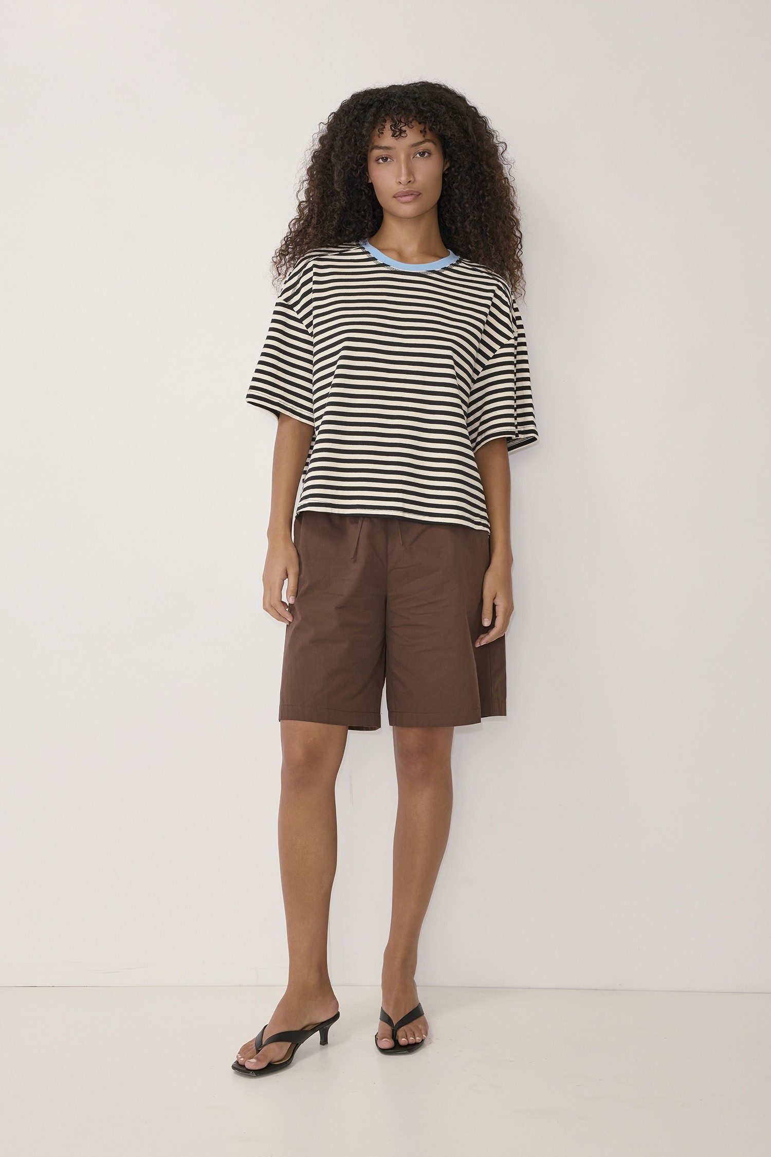 TAR0390-BLACK WHITE BLUE
