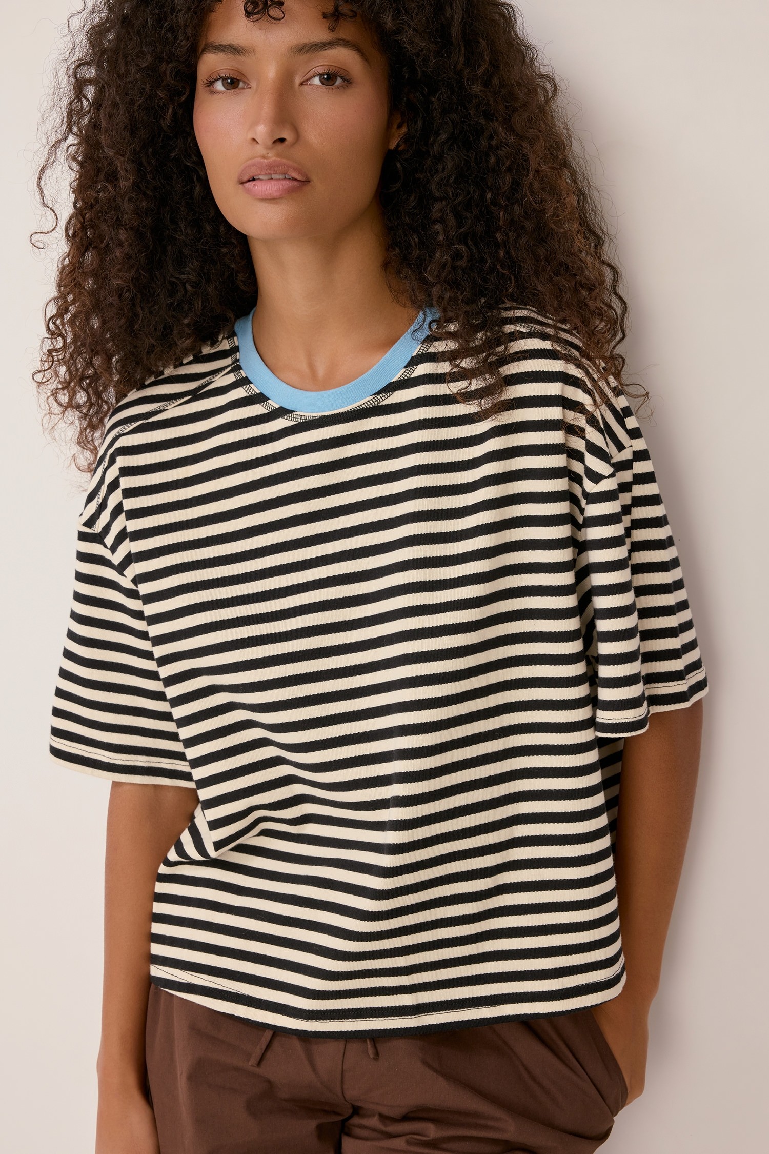 TAR0390-BLACK WHITE BLUE