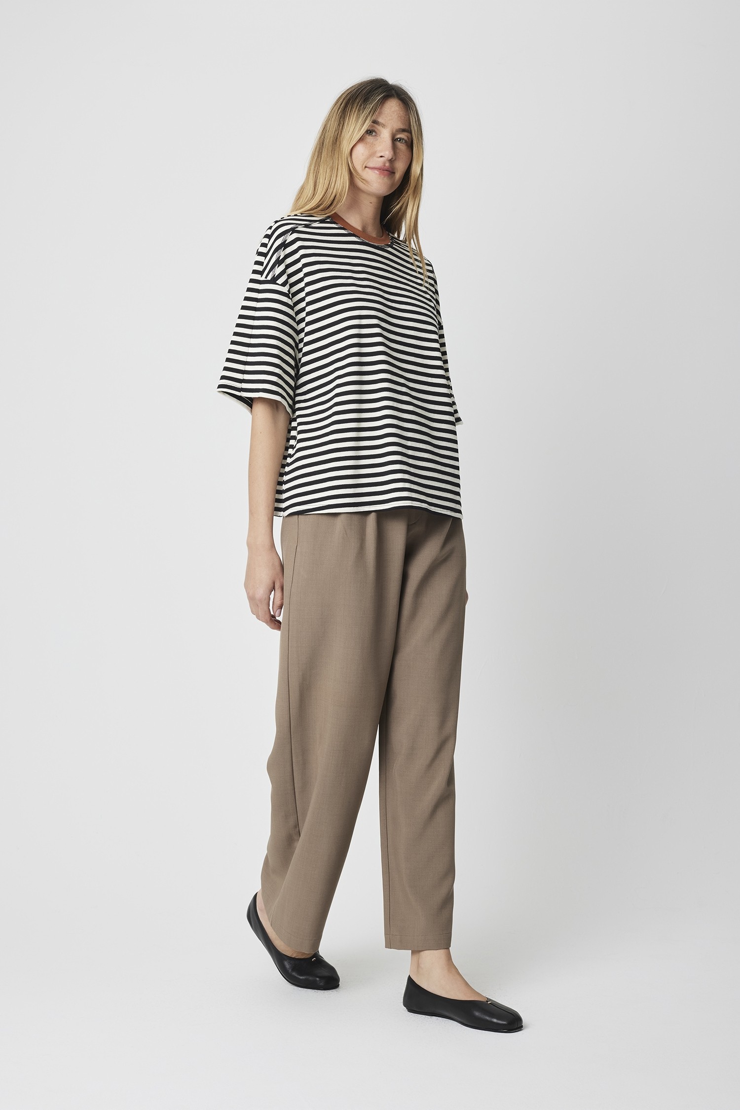 TAR0390-BLACK-WHITE-BROWN