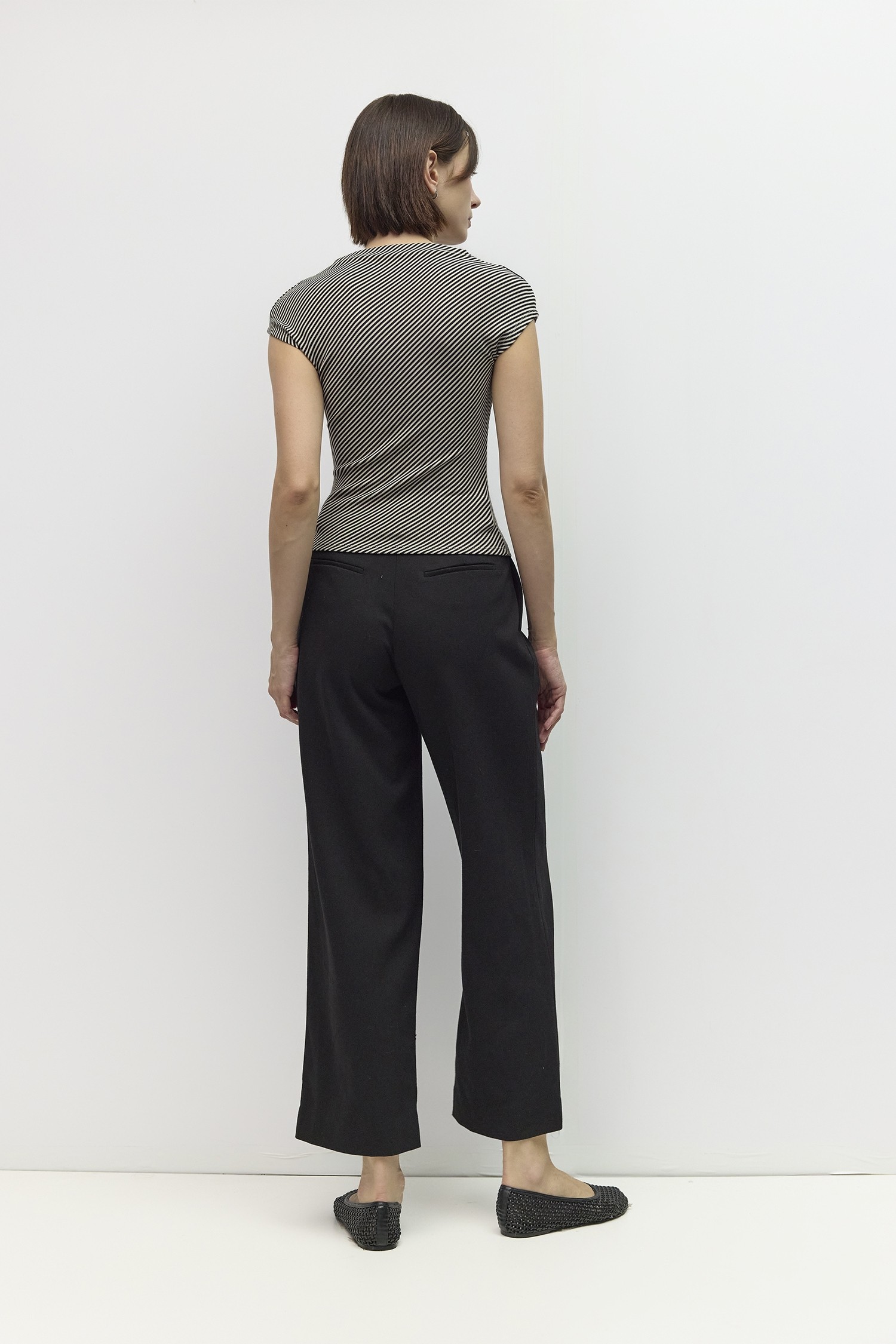 TAR1390-BLACK/WHITE
