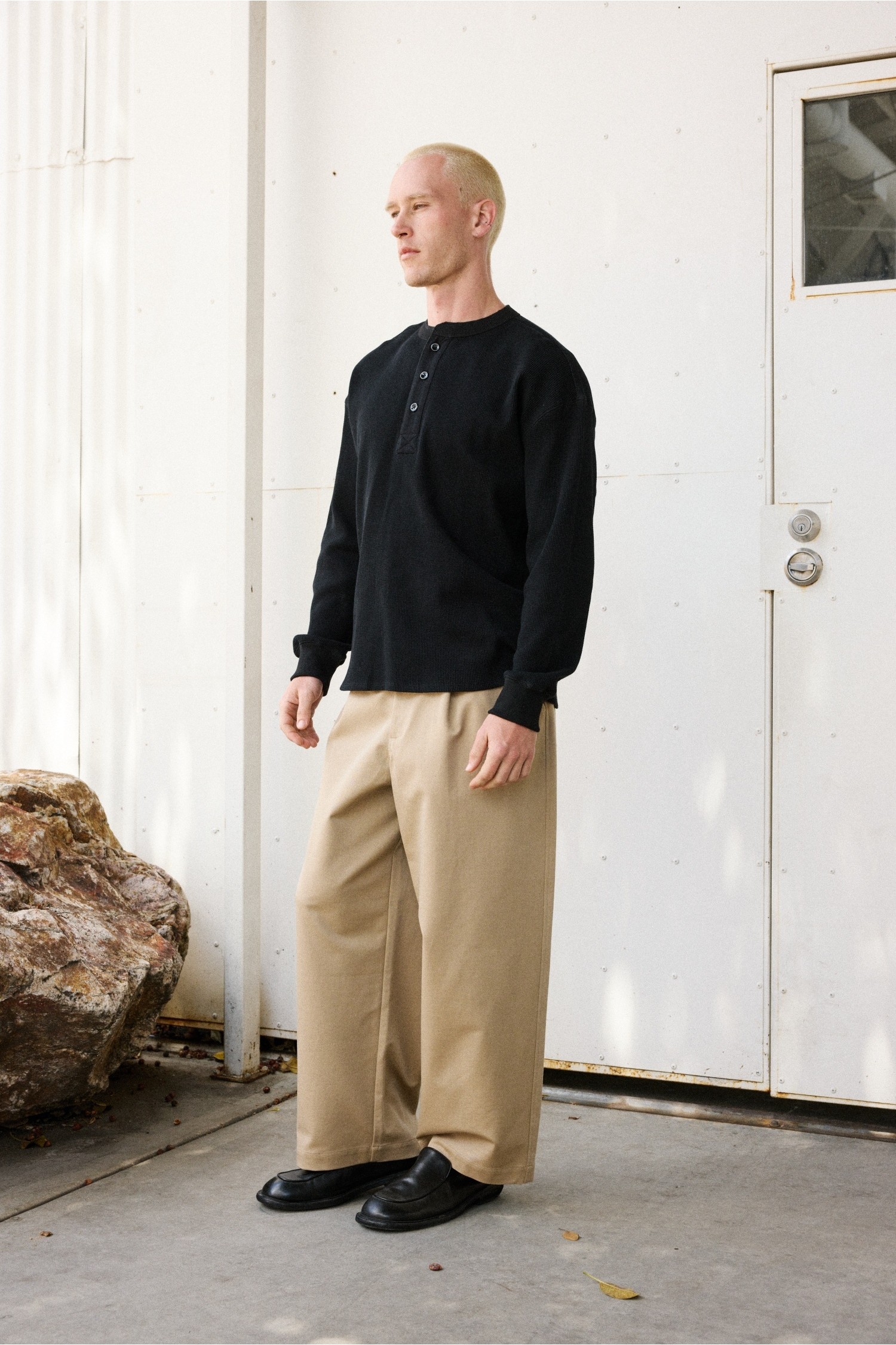 TCM1242-BLACK
