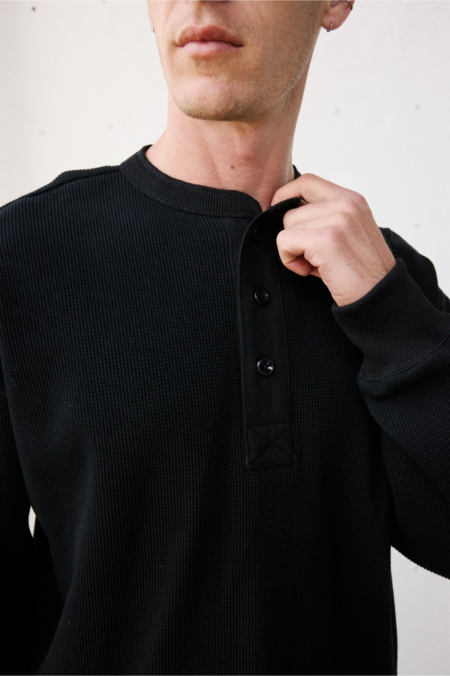 TCM1242-BLACK