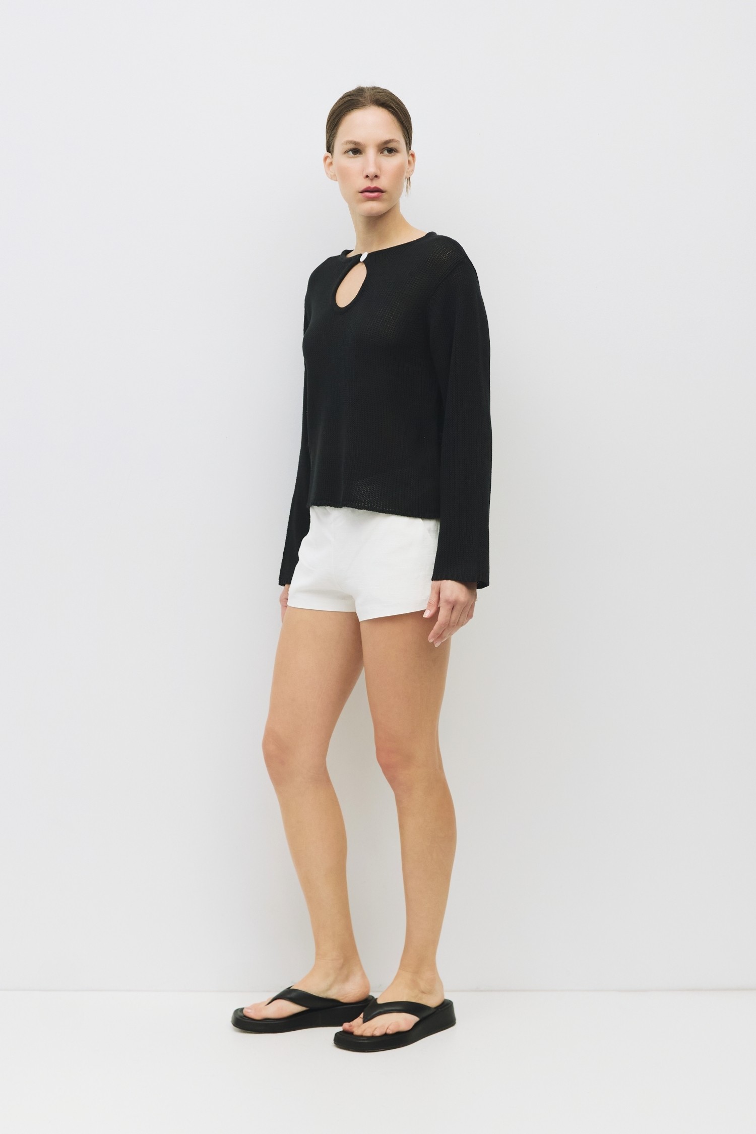 TM2184.-BLACK