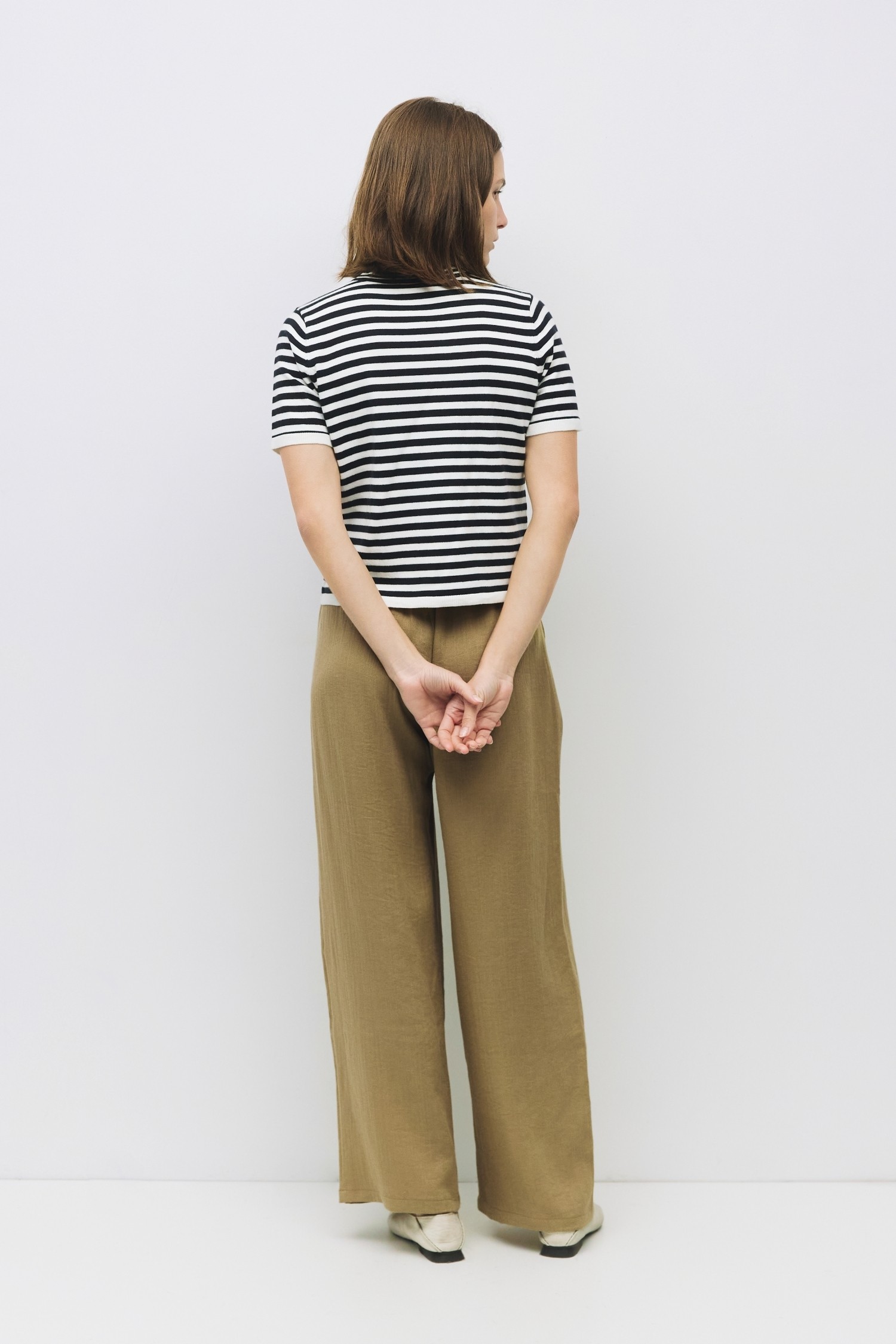 TMR0243.-BLACK/WHITE