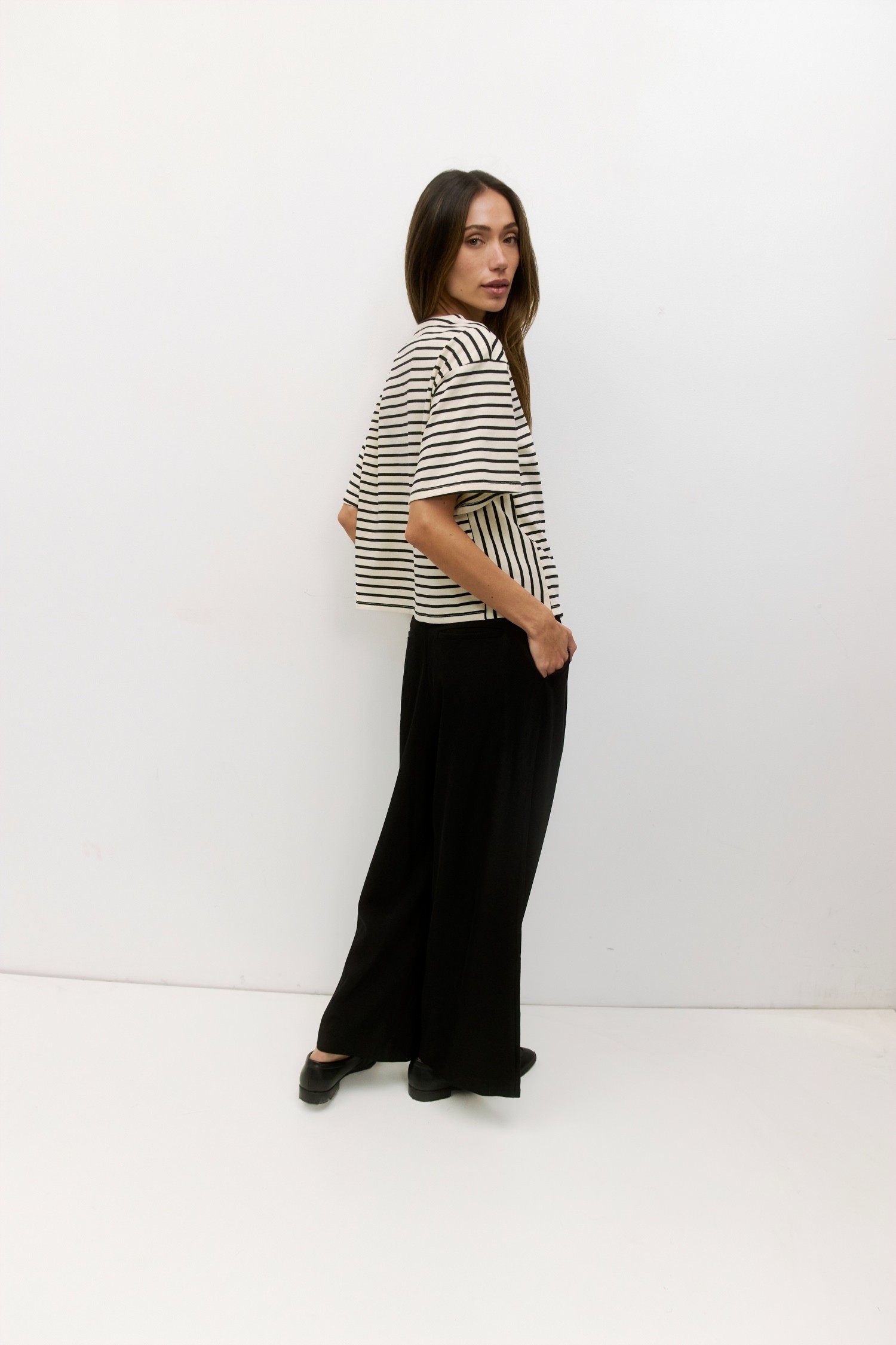 TMR0381-BLACK-WHITE